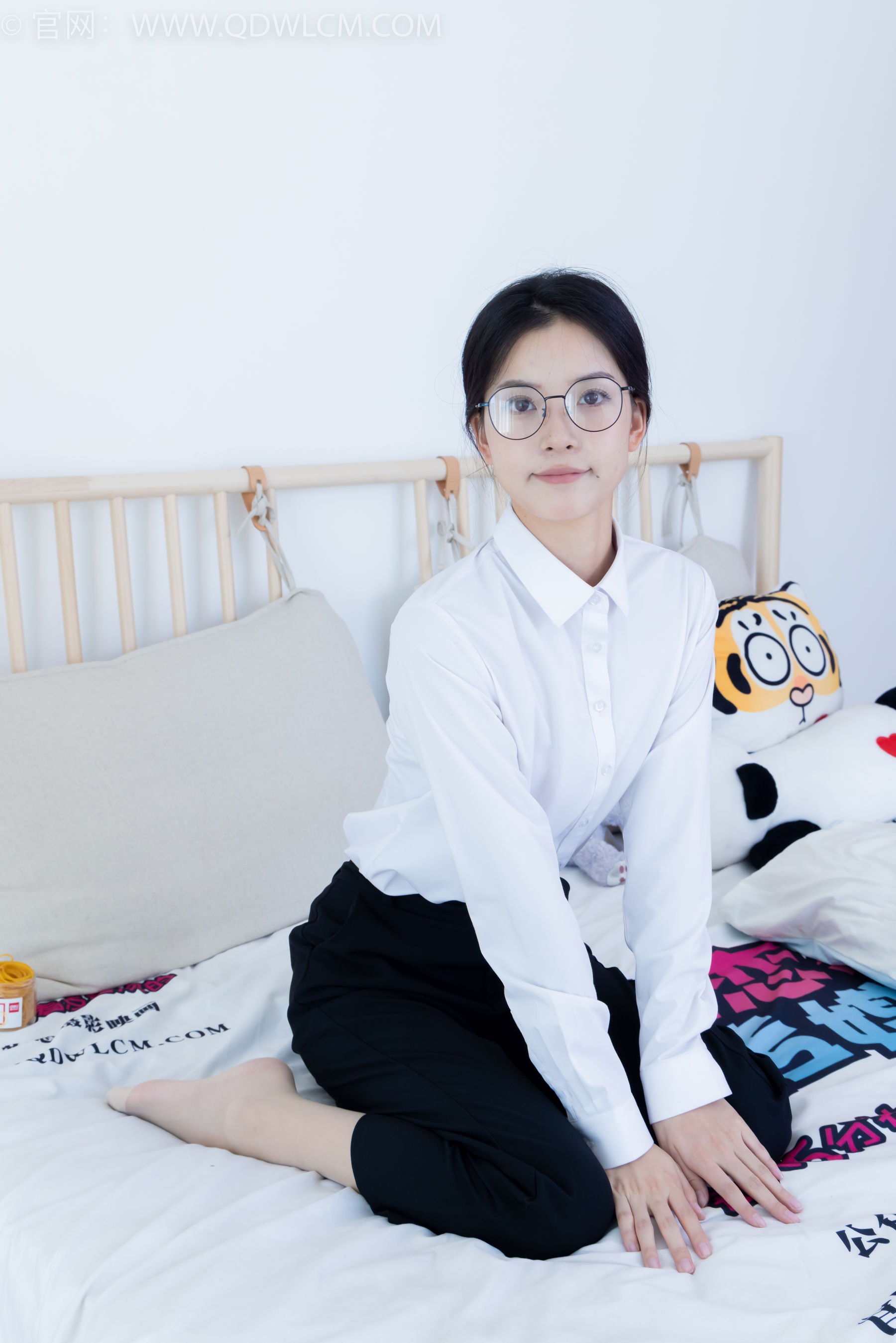 View - 物恋传媒 - Chiness Model  No.2126 茯苓 - 泛黄的相片 - 图库库