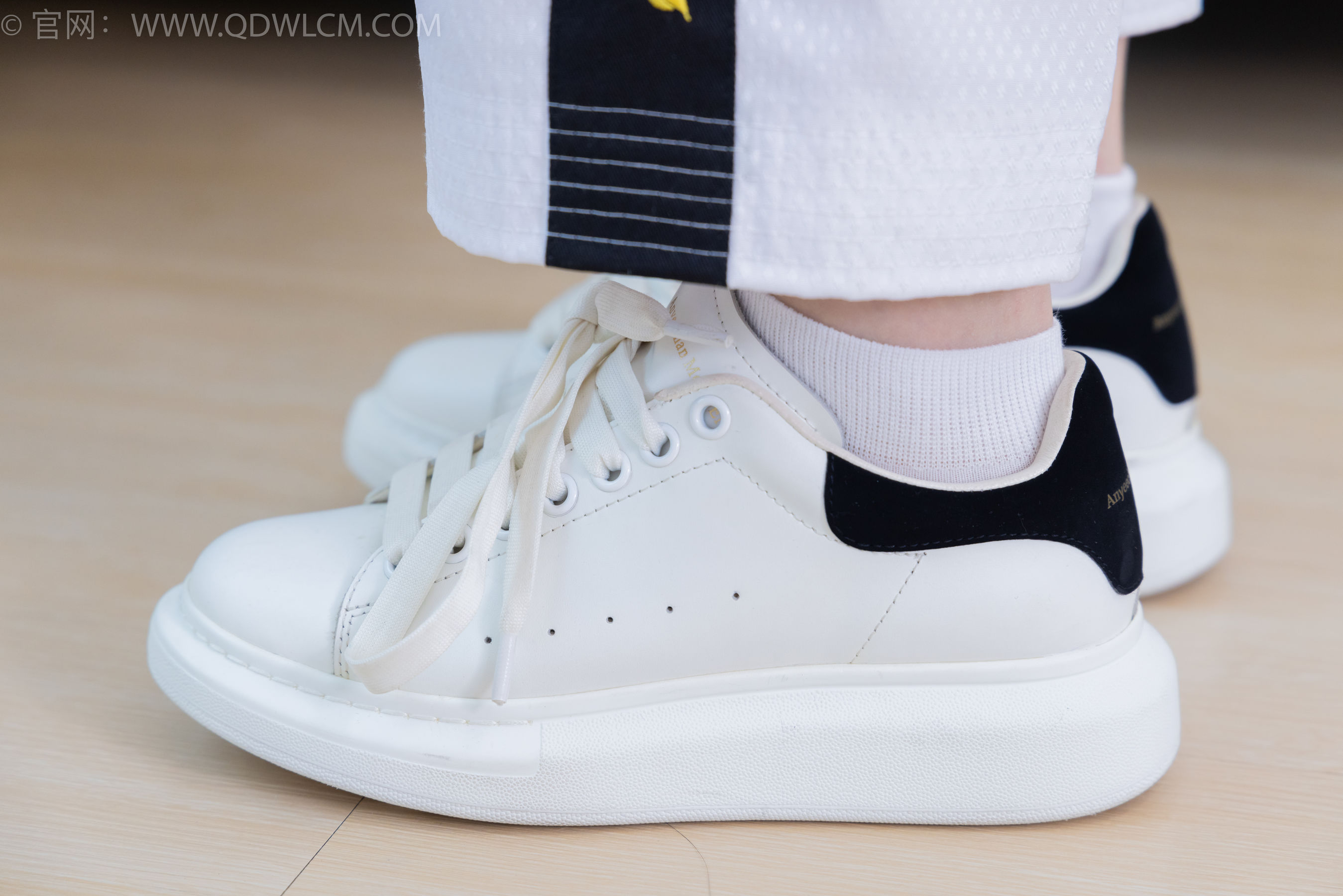 View - 物恋传媒 - Chiness Model  No.2128 纱纱 - 暮色褪尽 - 图库库