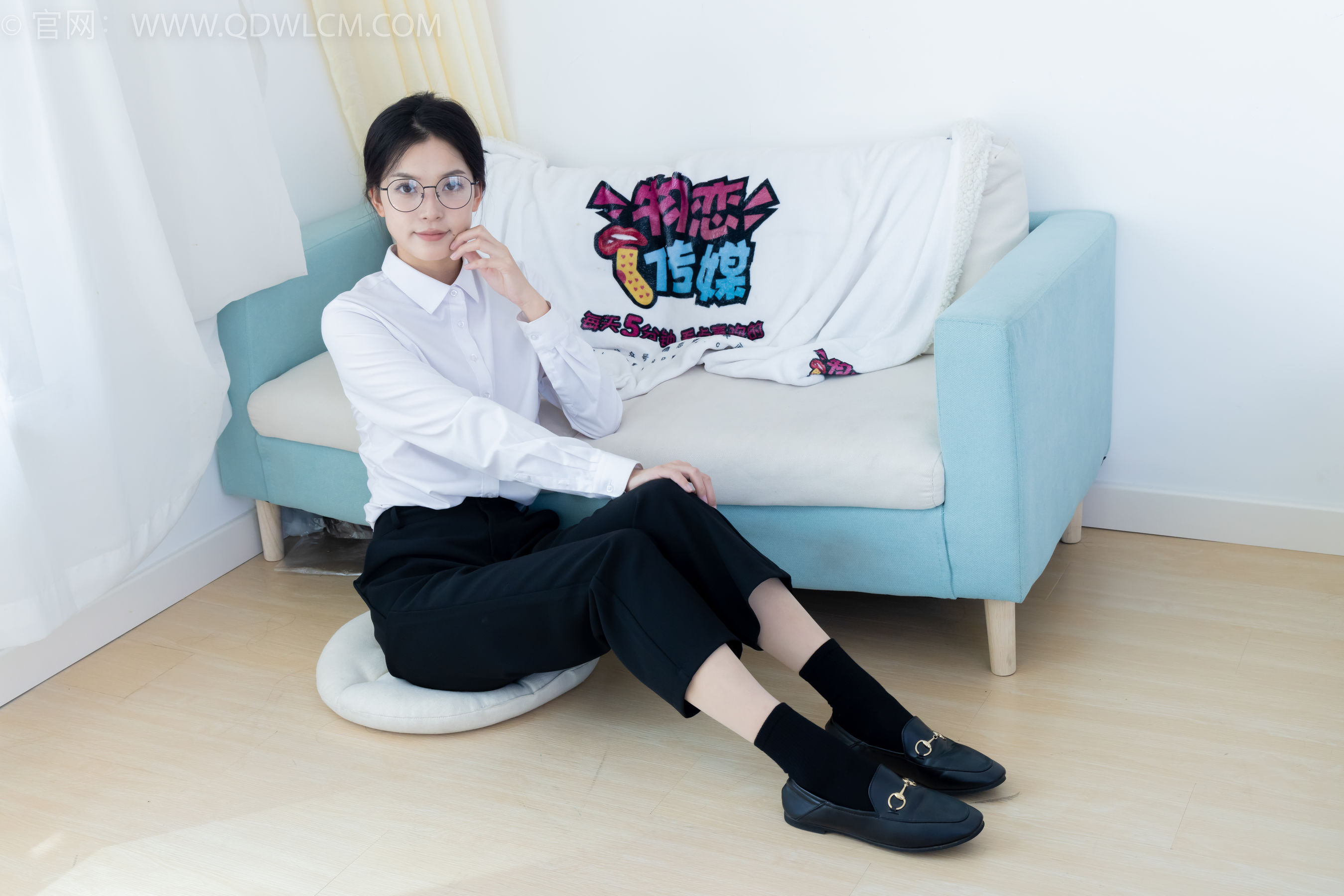 View - 物恋传媒 - Chiness Model  No.2126 茯苓 - 泛黄的相片 - 图库库