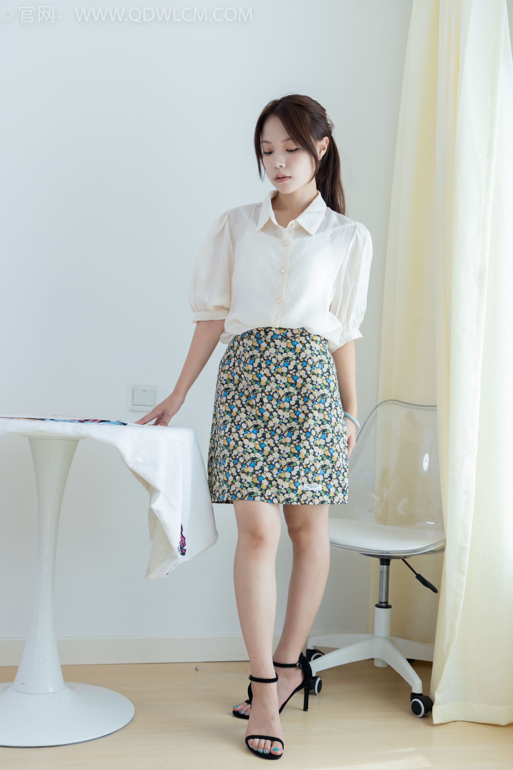 View - 物恋传媒 - Chiness Model  No.2127 舒舒 - 心底的眷恋 - 图库库