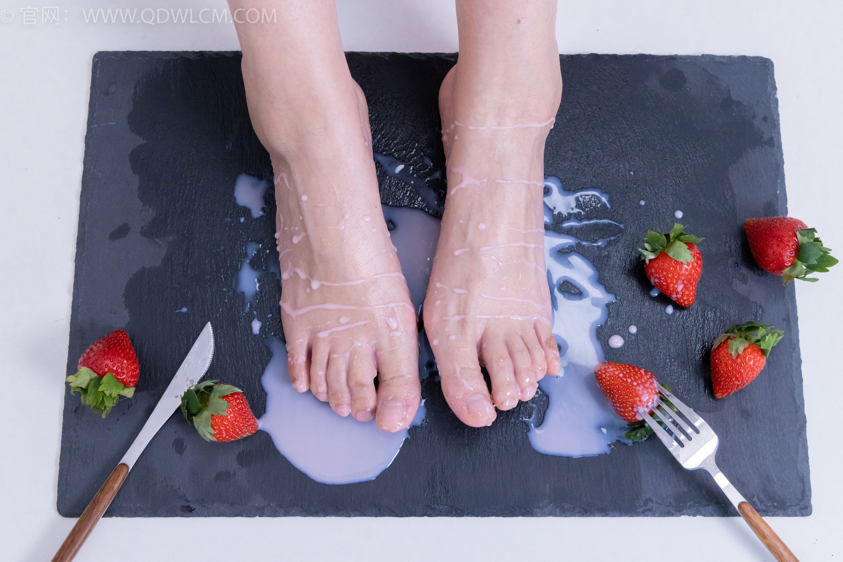 View - 物恋传媒 - Chiness Model  No.2124 小敏 - 草莓蛋糕 - 图库库