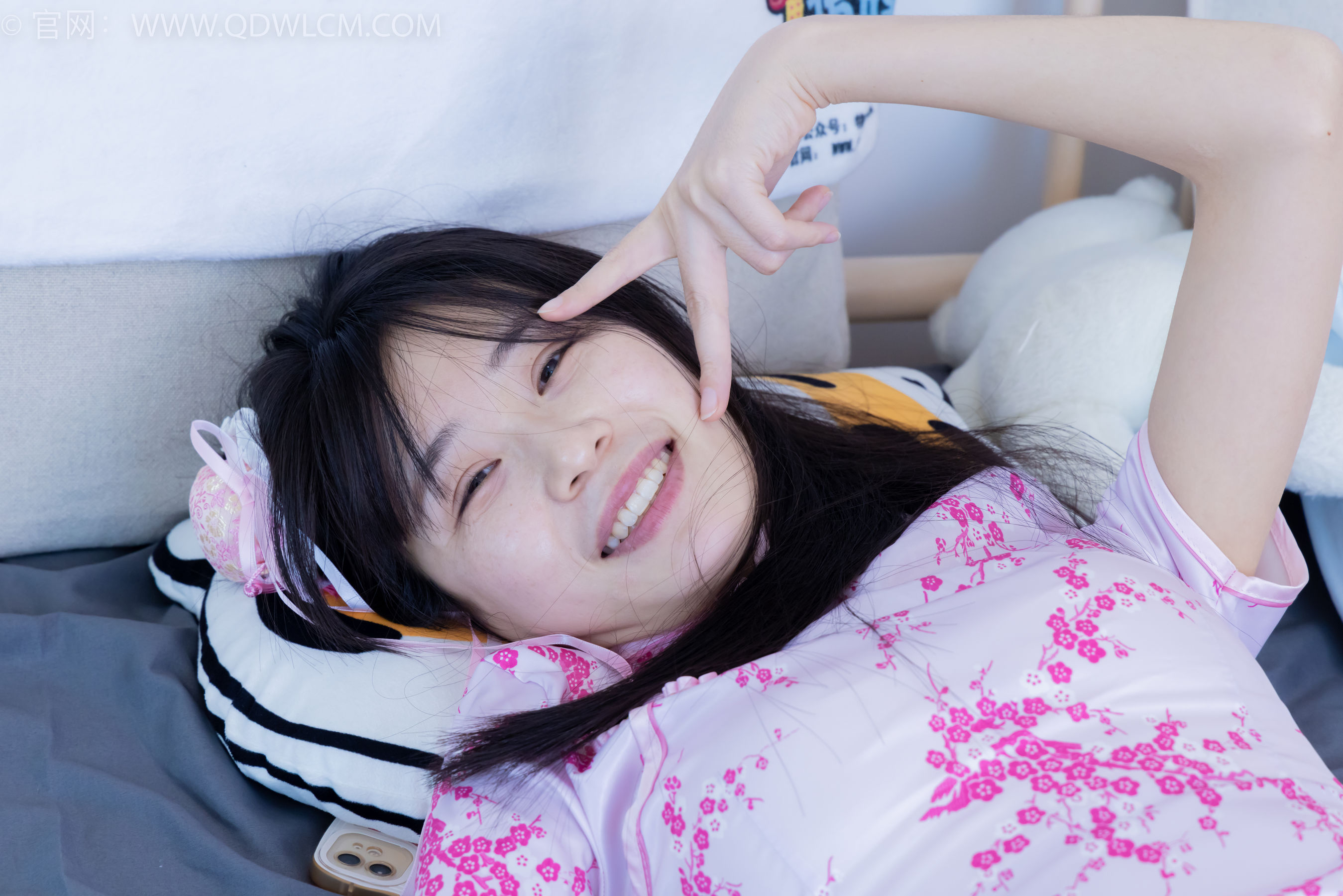 View - 物恋传媒 - Chiness Model  No.2130 菜菜 - 粉红泡泡 - 图库库