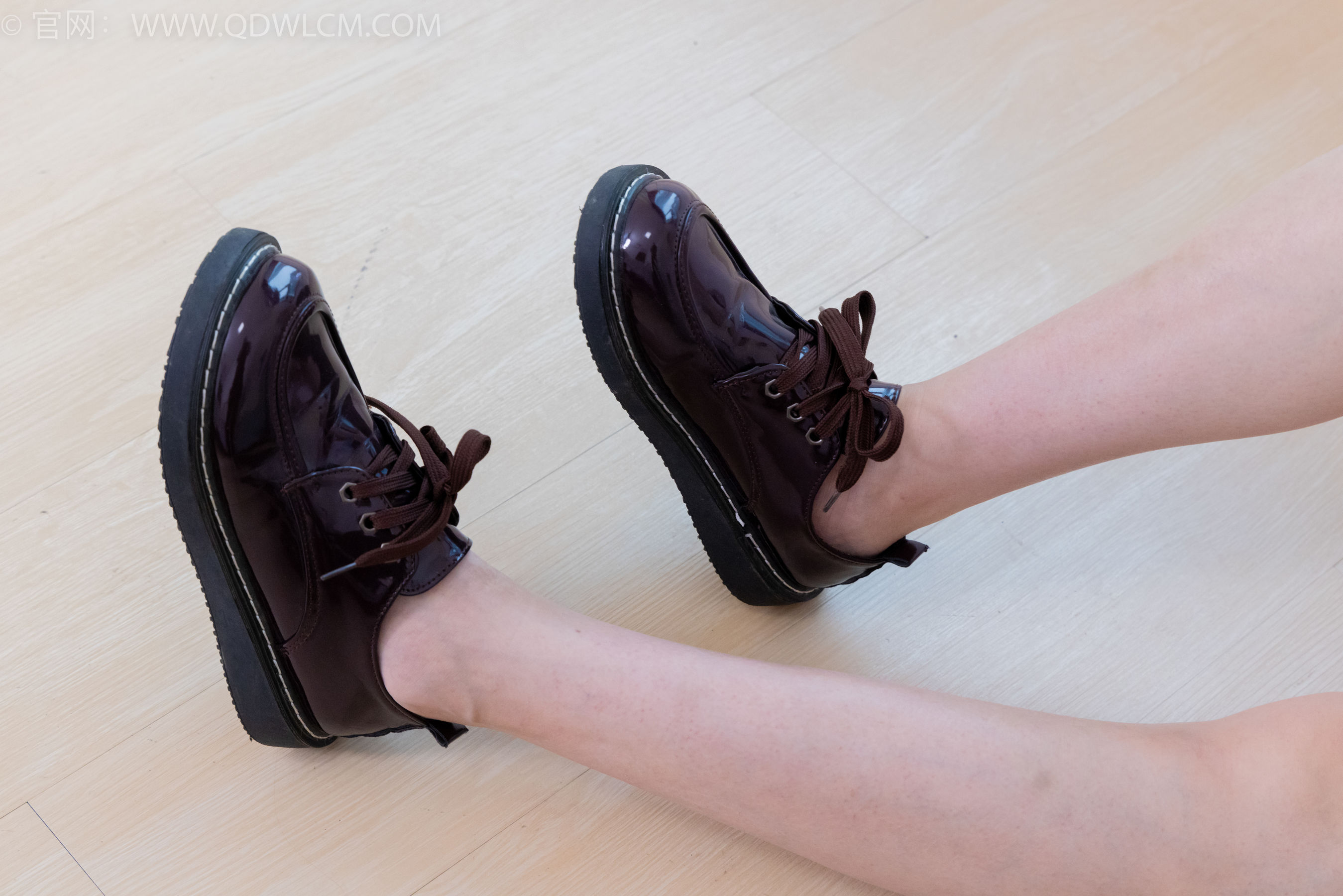 View - 物恋传媒 - Chiness Model  No.2124 小敏 - 草莓蛋糕 - 图库库