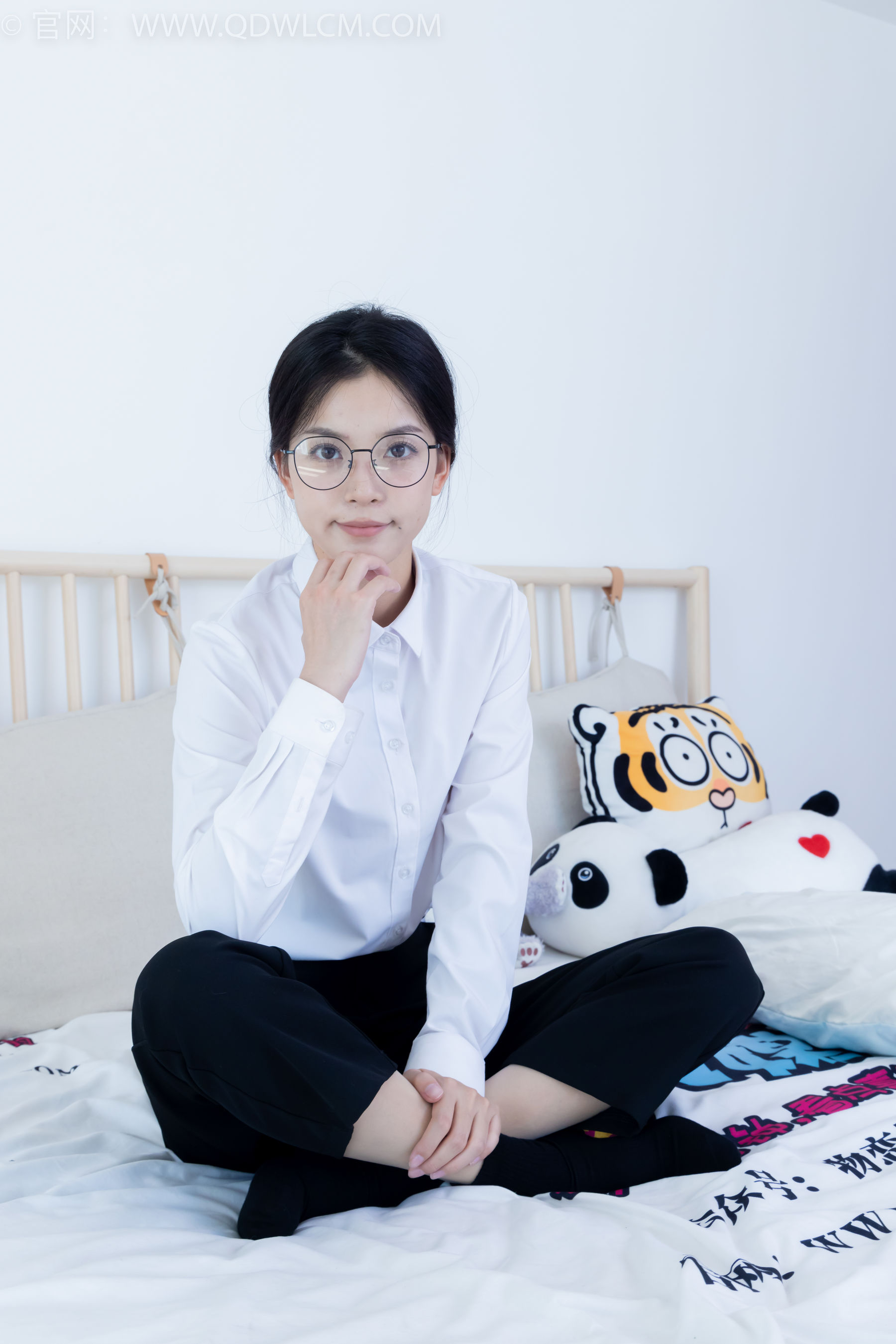 View - 物恋传媒 - Chiness Model  No.2126 茯苓 - 泛黄的相片 - 图库库