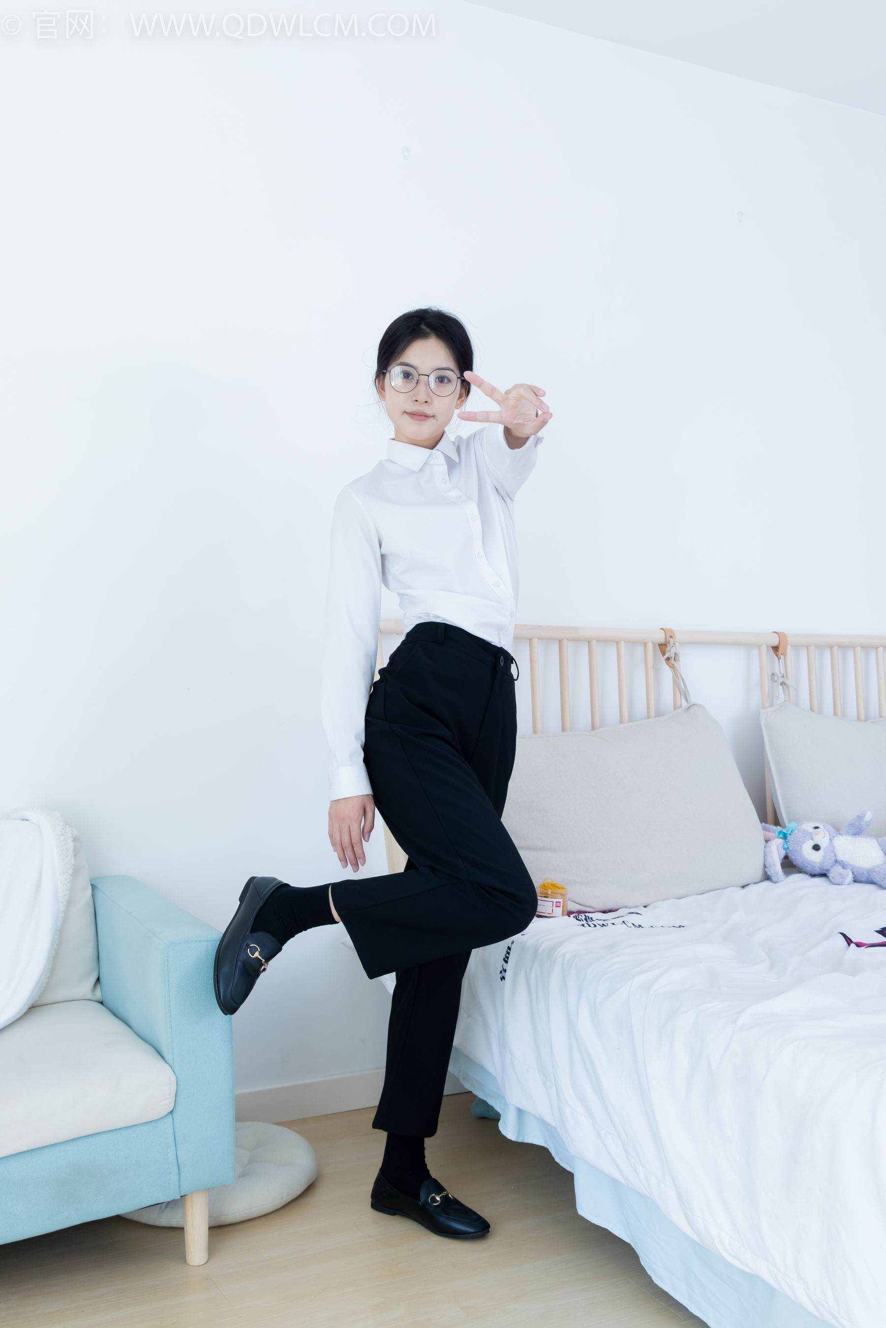 View - 物恋传媒 - Chiness Model  No.2126 茯苓 - 泛黄的相片 - 图库库