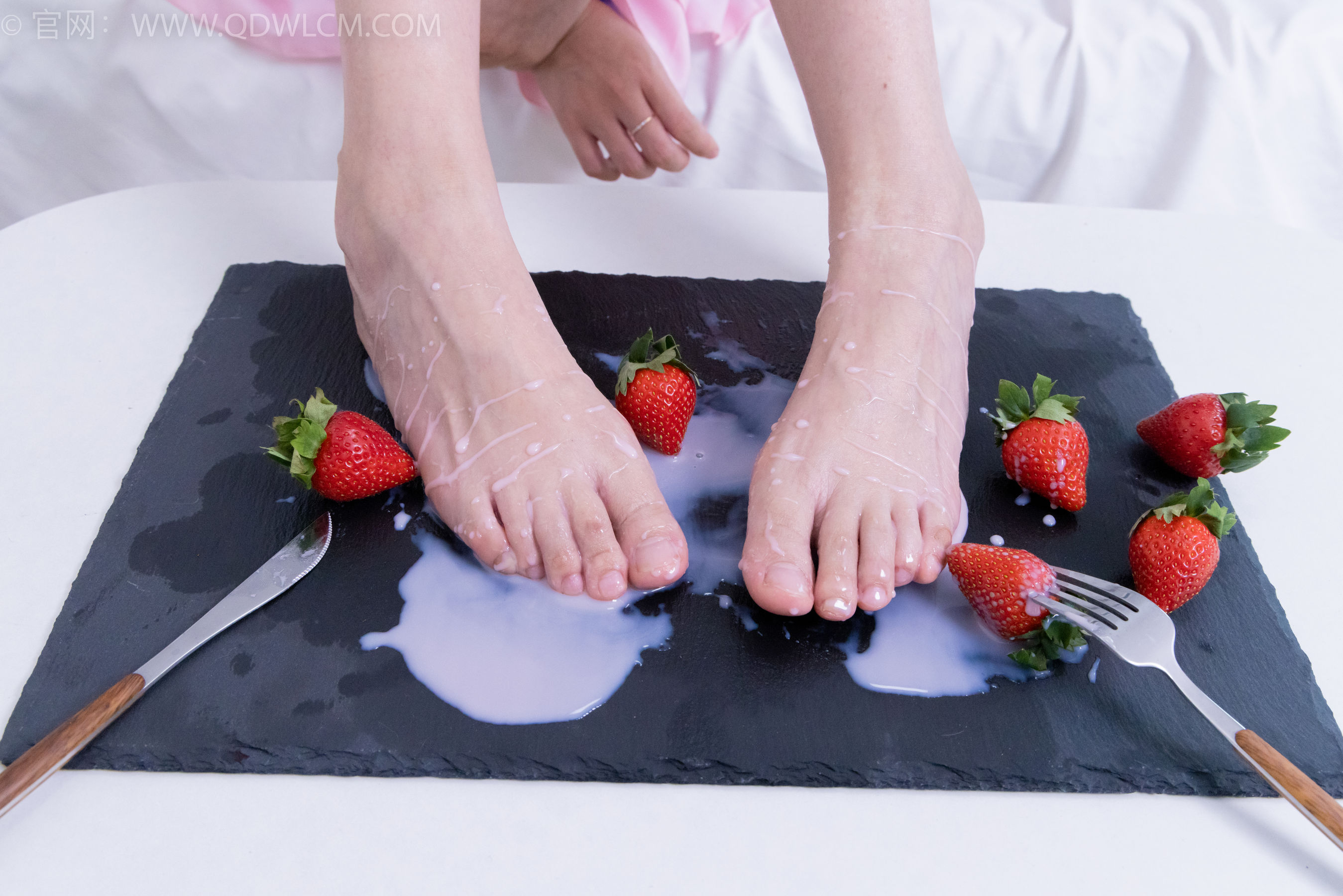 View - 物恋传媒 - Chiness Model  No.2124 小敏 - 草莓蛋糕 - 图库库