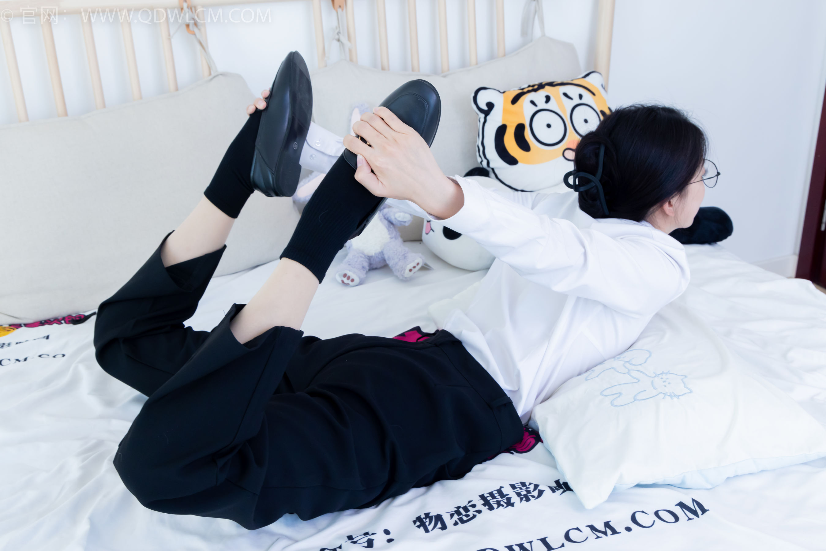 View - 物恋传媒 - Chiness Model  No.2126 茯苓 - 泛黄的相片 - 图库库