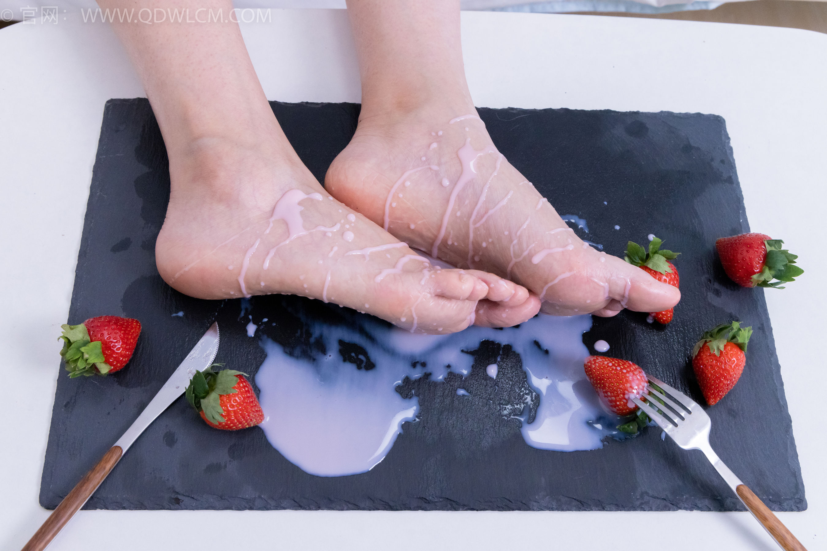 View - 物恋传媒 - Chiness Model  No.2124 小敏 - 草莓蛋糕 - 图库库