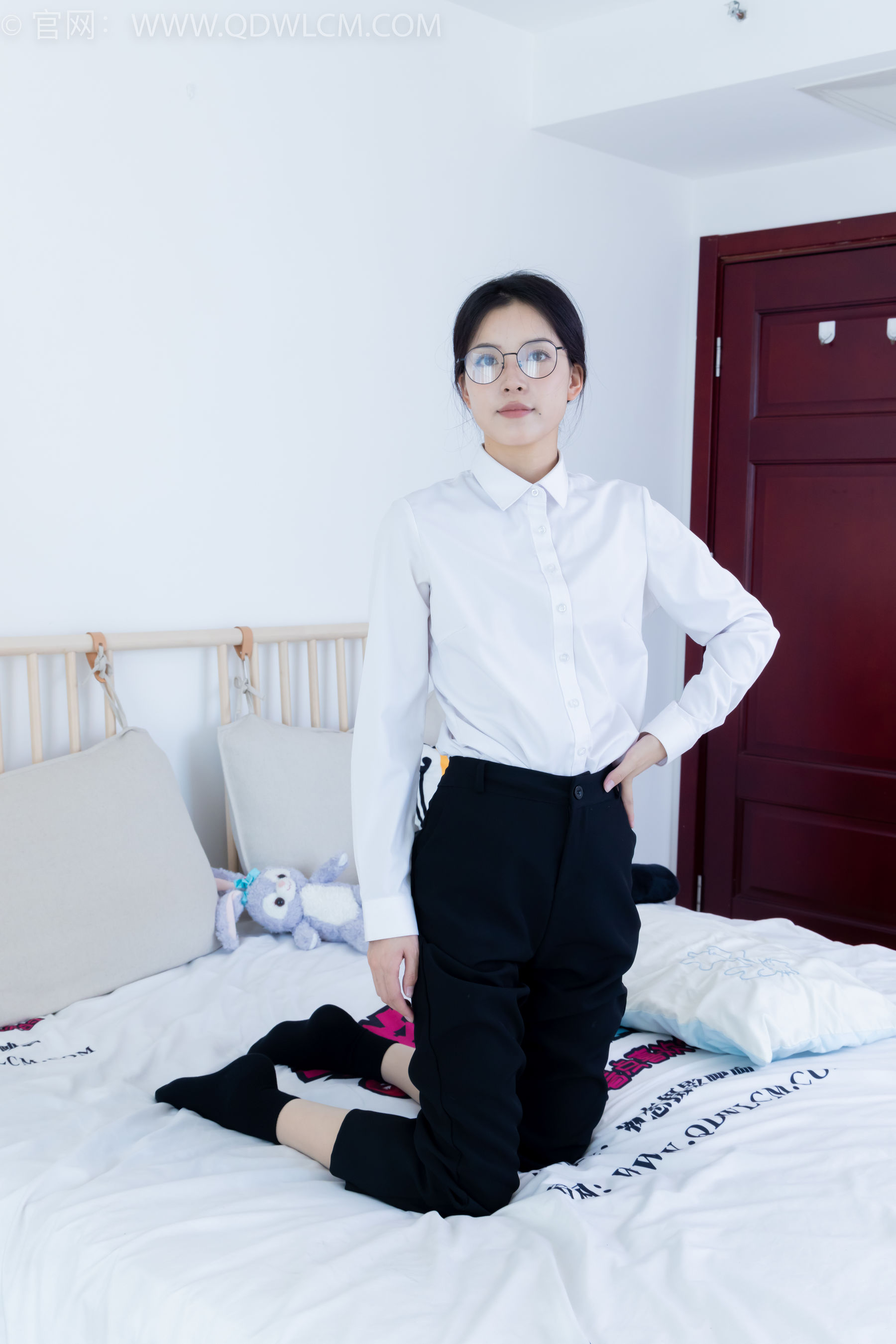 View - 物恋传媒 - Chiness Model  No.2126 茯苓 - 泛黄的相片 - 图库库