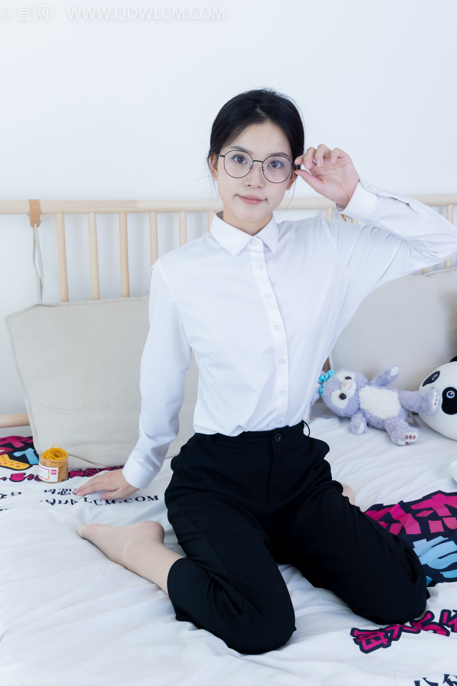 View - 物恋传媒 - Chiness Model  No.2126 茯苓 - 泛黄的相片 - 图库库