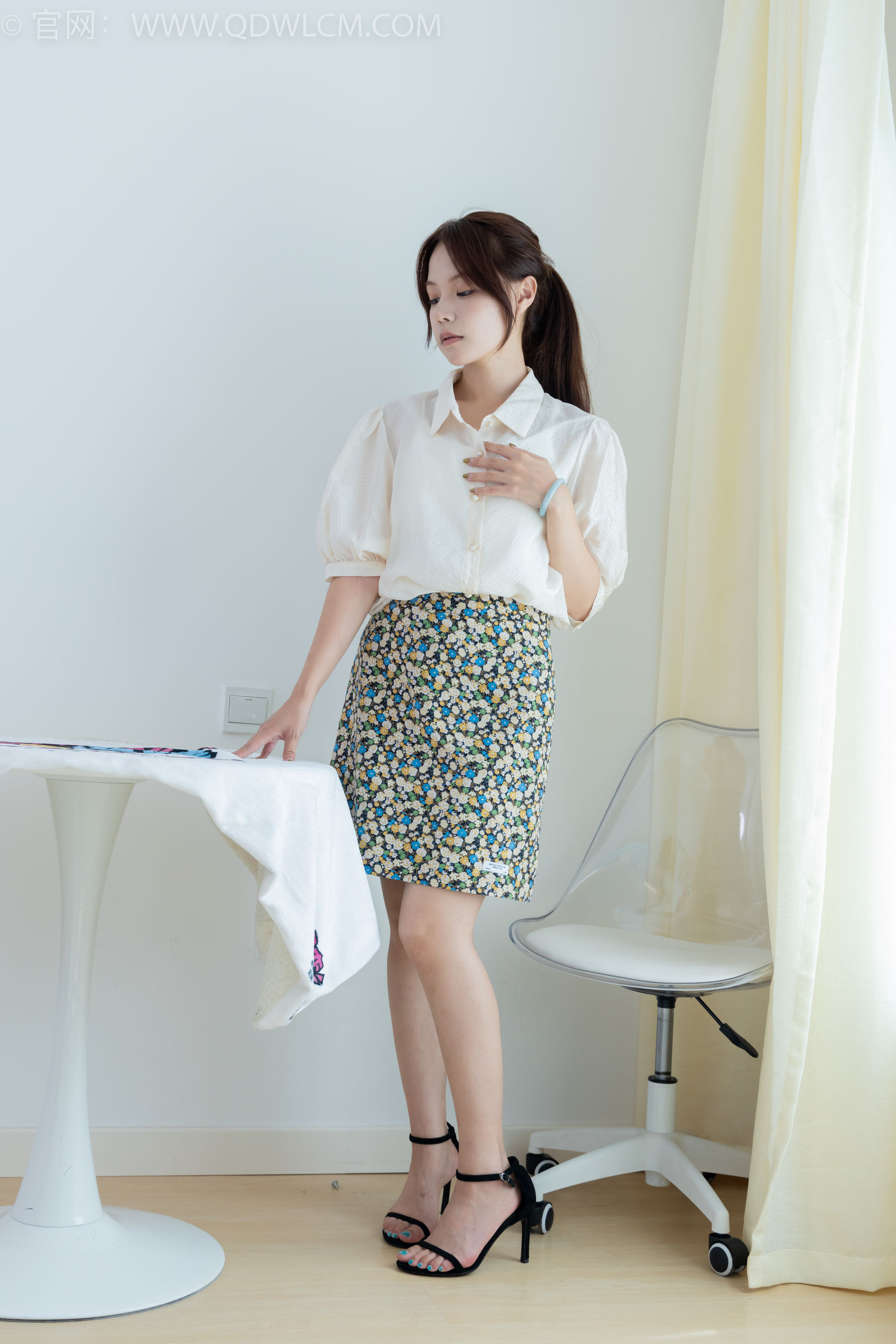 View - 物恋传媒 - Chiness Model  No.2127 舒舒 - 心底的眷恋 - 图库库