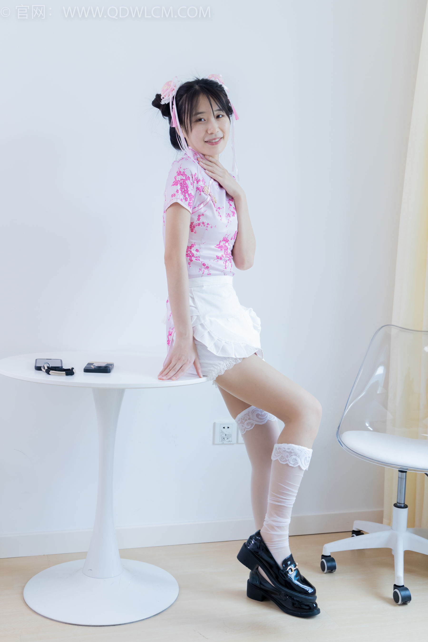 View - 物恋传媒 - Chiness Model  No.2130 菜菜 - 粉红泡泡 - 图库库