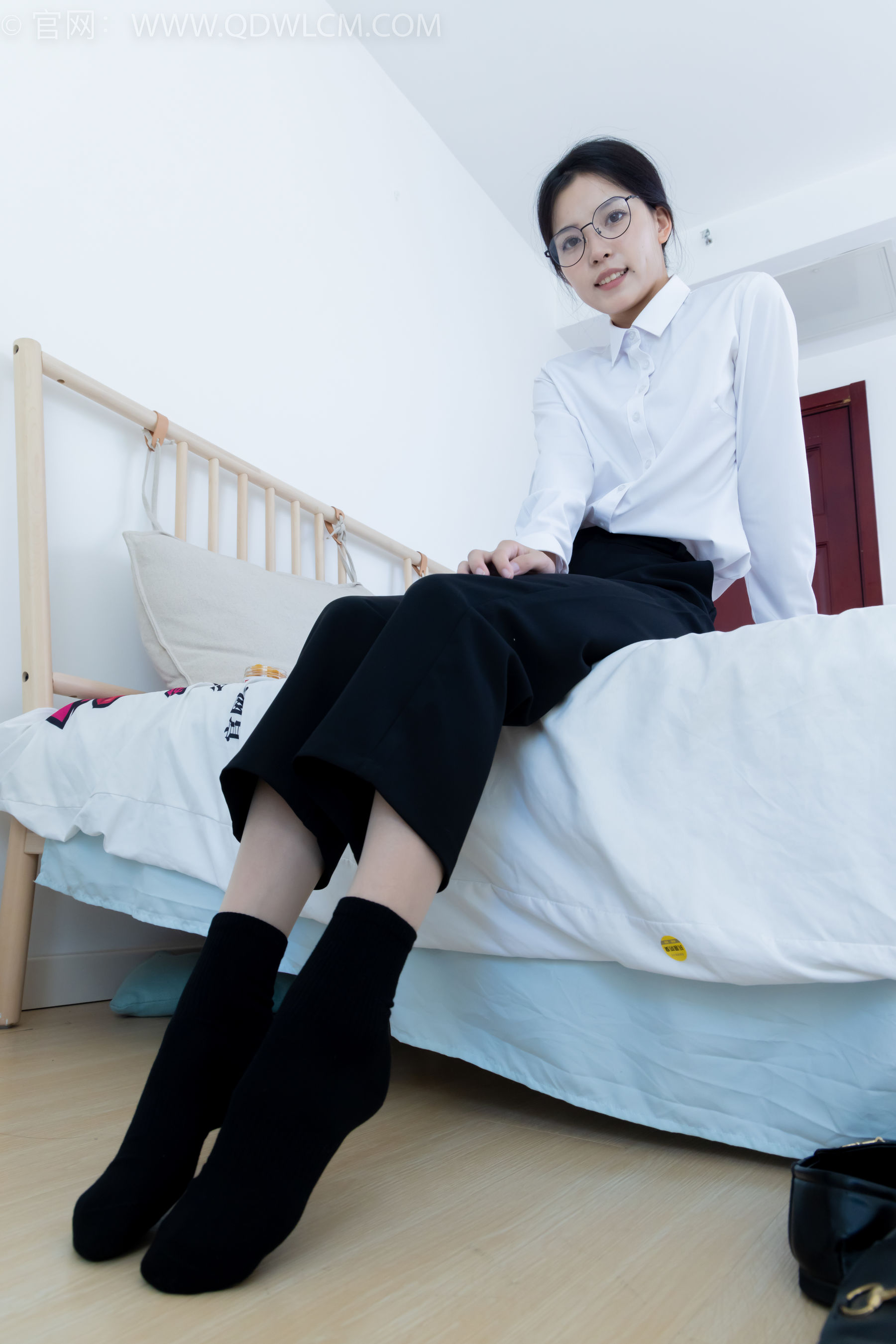 View - 物恋传媒 - Chiness Model  No.2126 茯苓 - 泛黄的相片 - 图库库