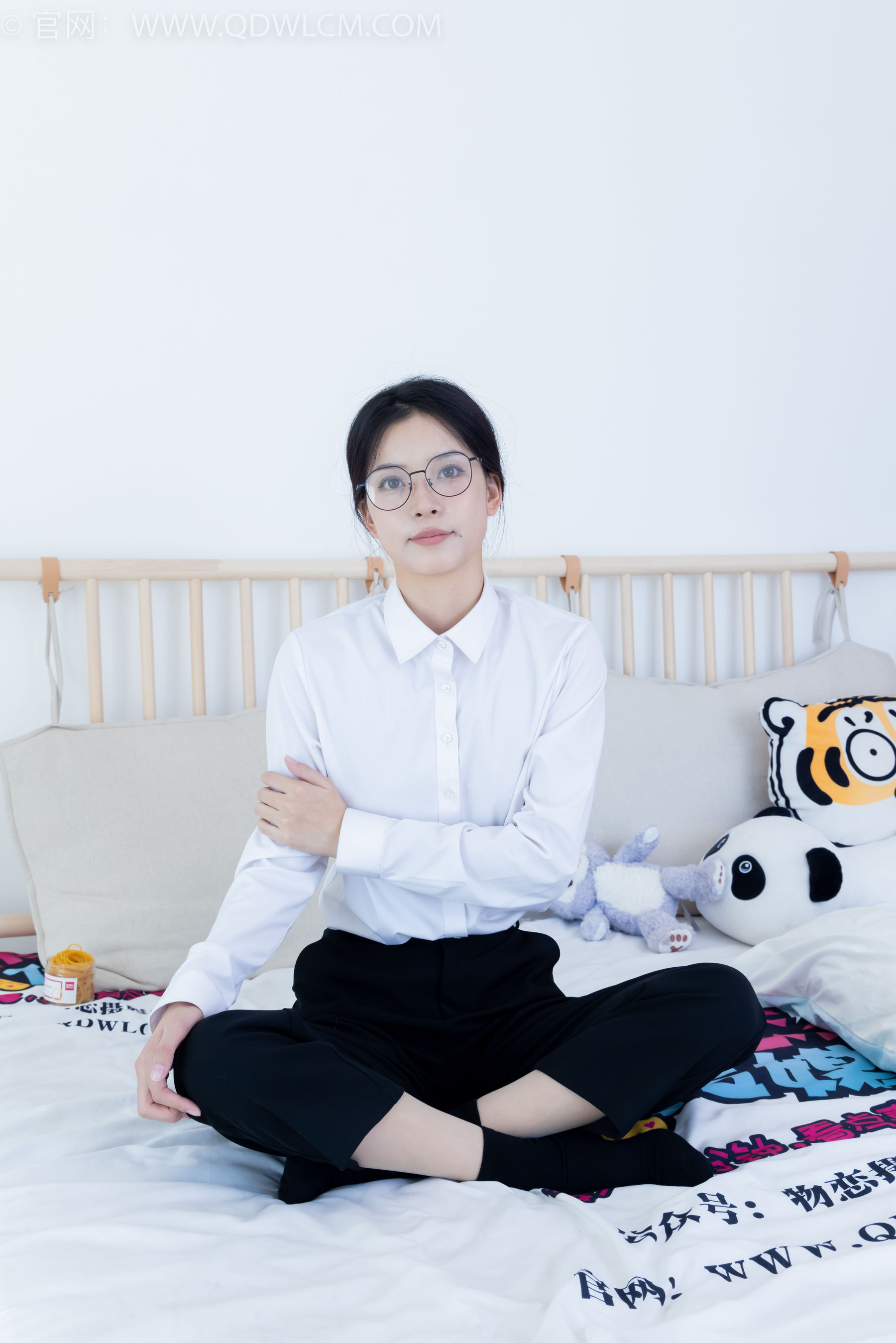 View - 物恋传媒 - Chiness Model  No.2126 茯苓 - 泛黄的相片 - 图库库