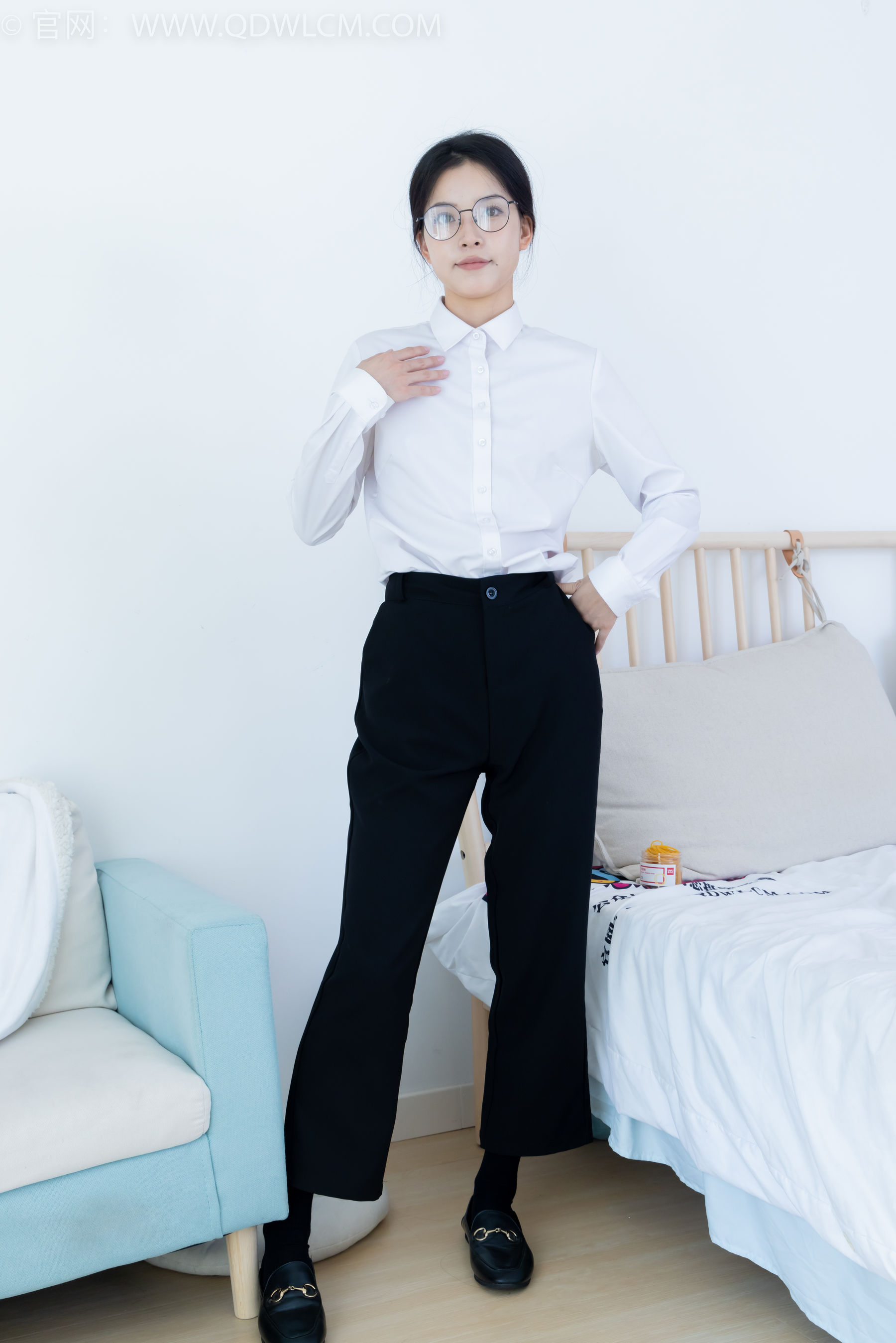 View - 物恋传媒 - Chiness Model  No.2126 茯苓 - 泛黄的相片 - 图库库