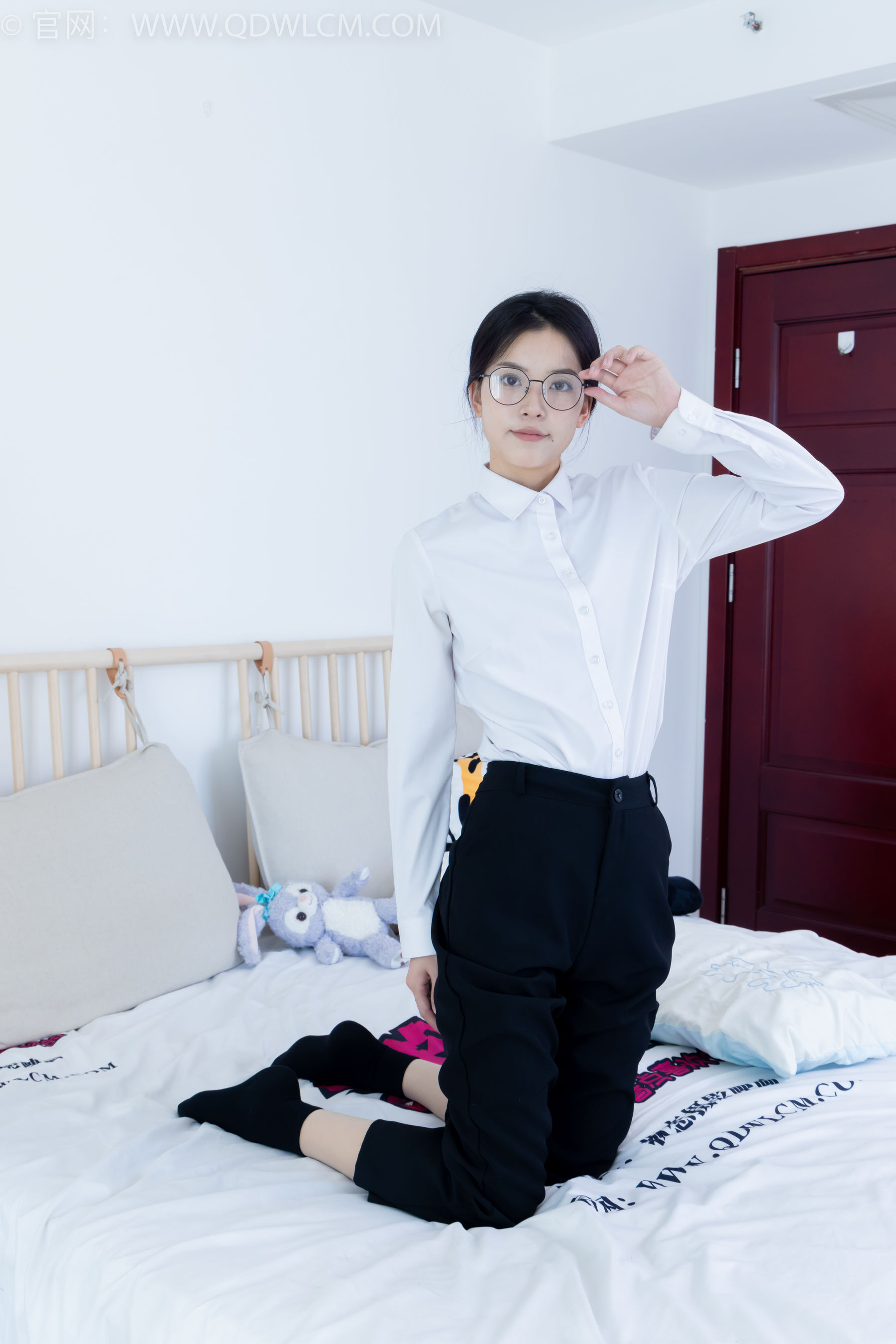 View - 物恋传媒 - Chiness Model  No.2126 茯苓 - 泛黄的相片 - 图库库