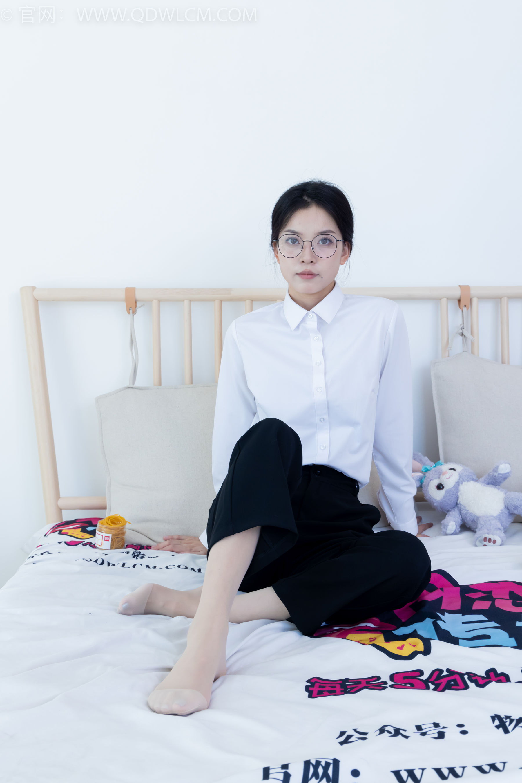 View - 物恋传媒 - Chiness Model  No.2126 茯苓 - 泛黄的相片 - 图库库