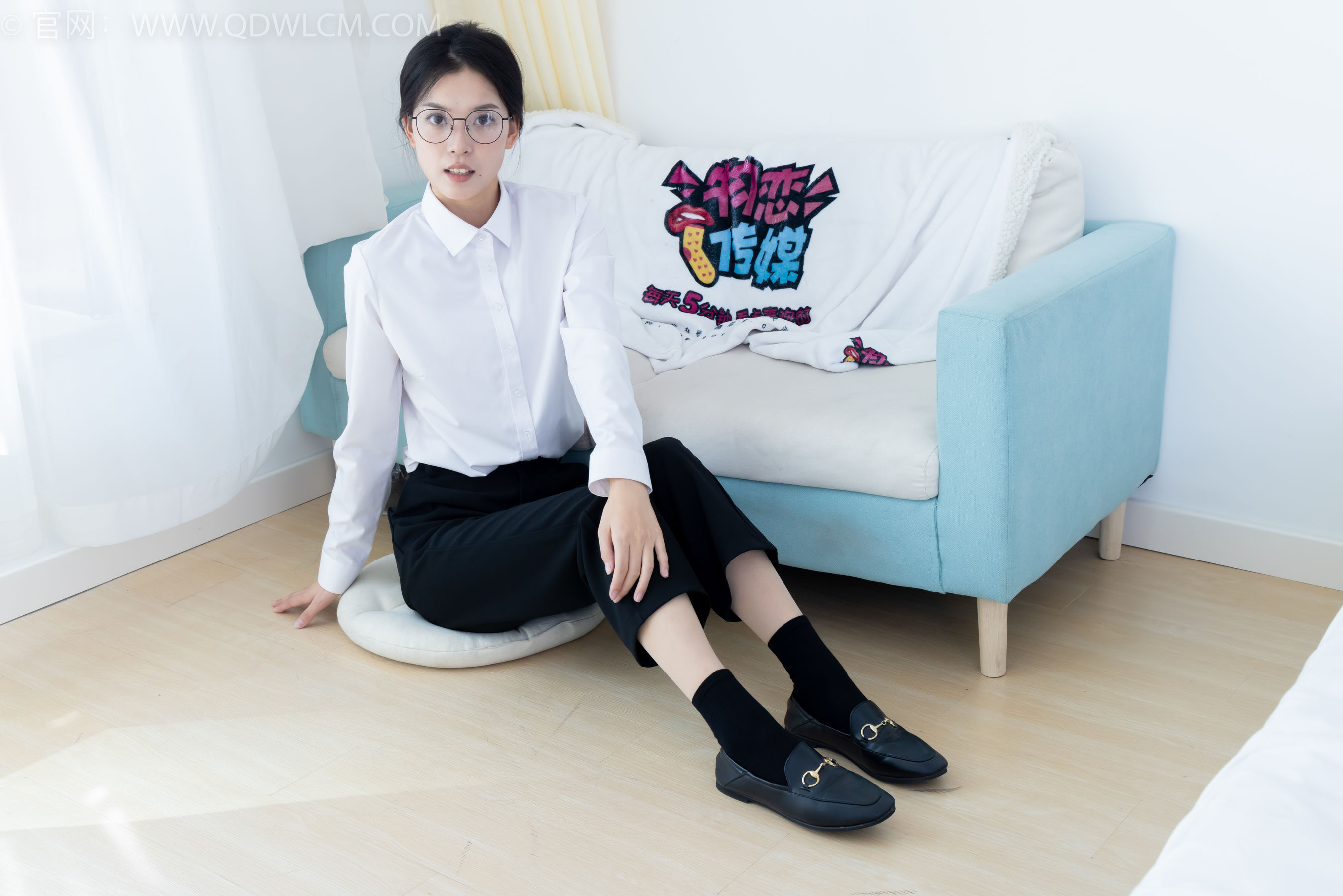 View - 物恋传媒 - Chiness Model  No.2126 茯苓 - 泛黄的相片 - 图库库