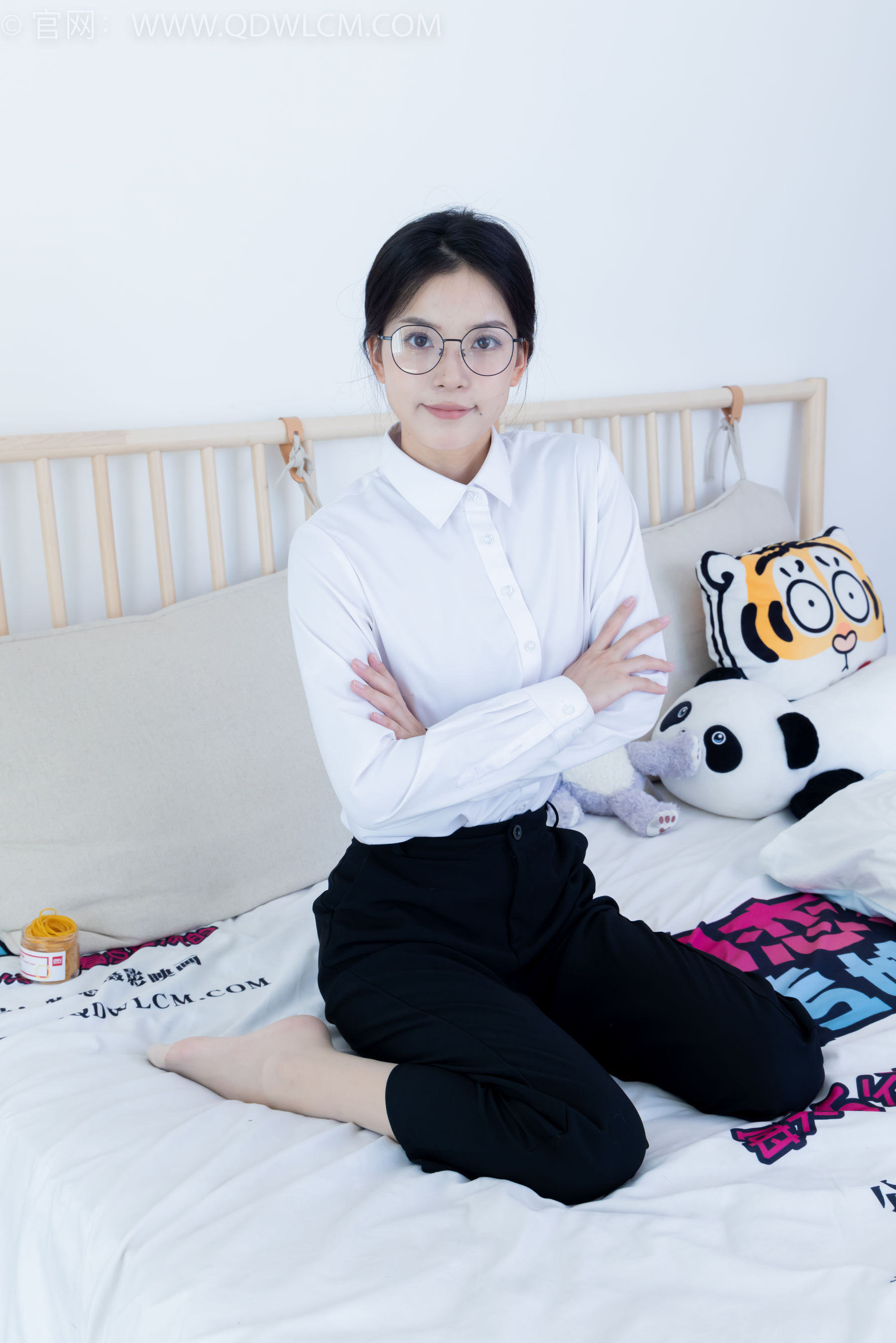 View - 物恋传媒 - Chiness Model  No.2126 茯苓 - 泛黄的相片 - 图库库