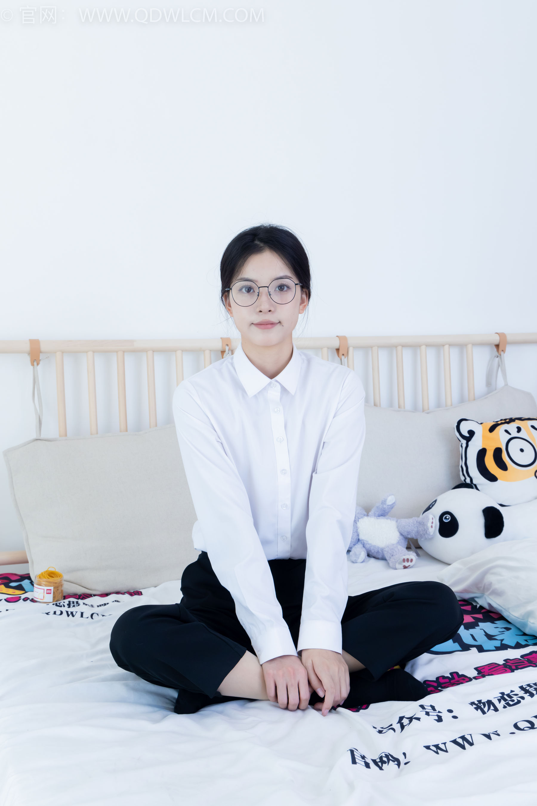 View - 物恋传媒 - Chiness Model  No.2126 茯苓 - 泛黄的相片 - 图库库