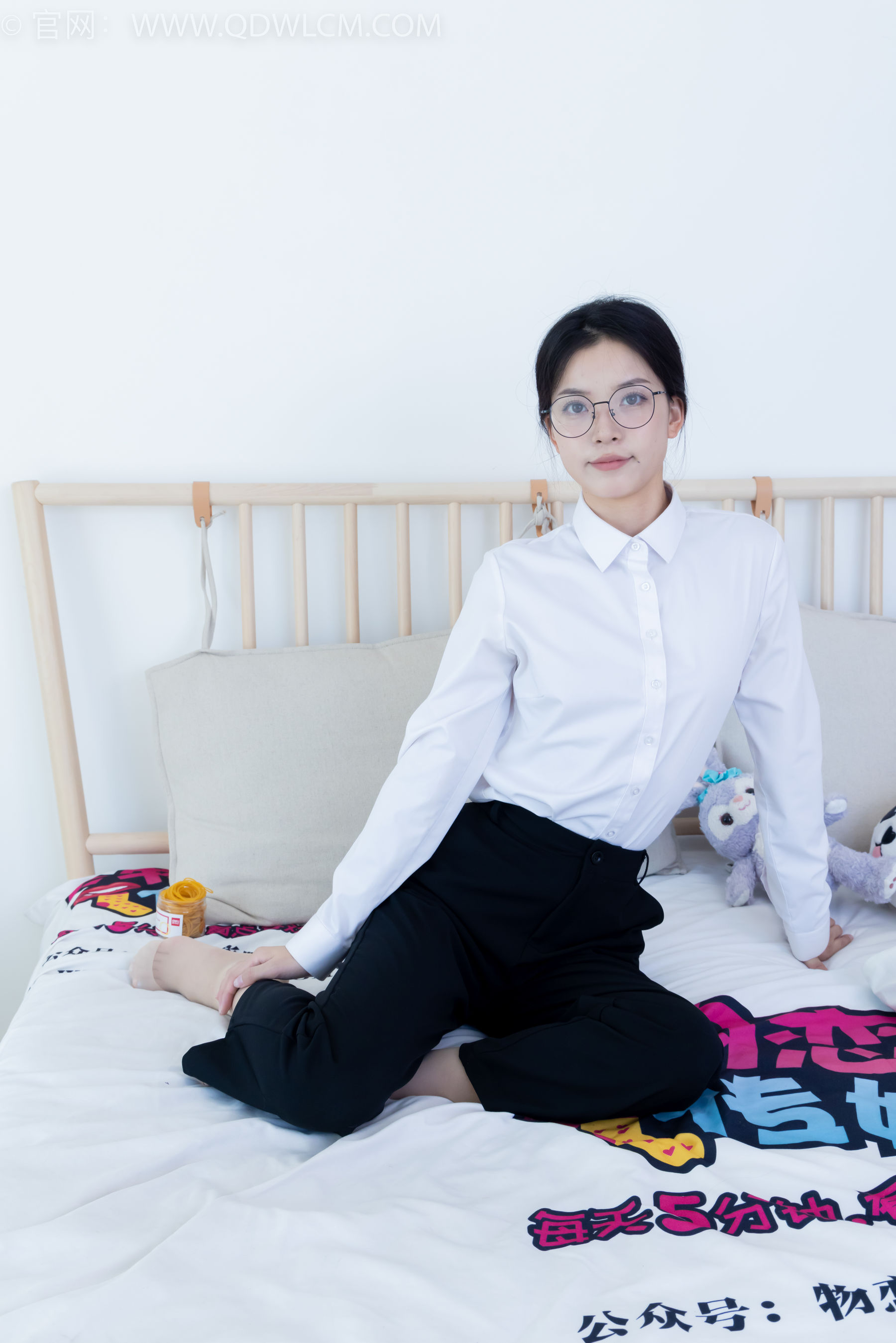 View - 物恋传媒 - Chiness Model  No.2126 茯苓 - 泛黄的相片 - 图库库