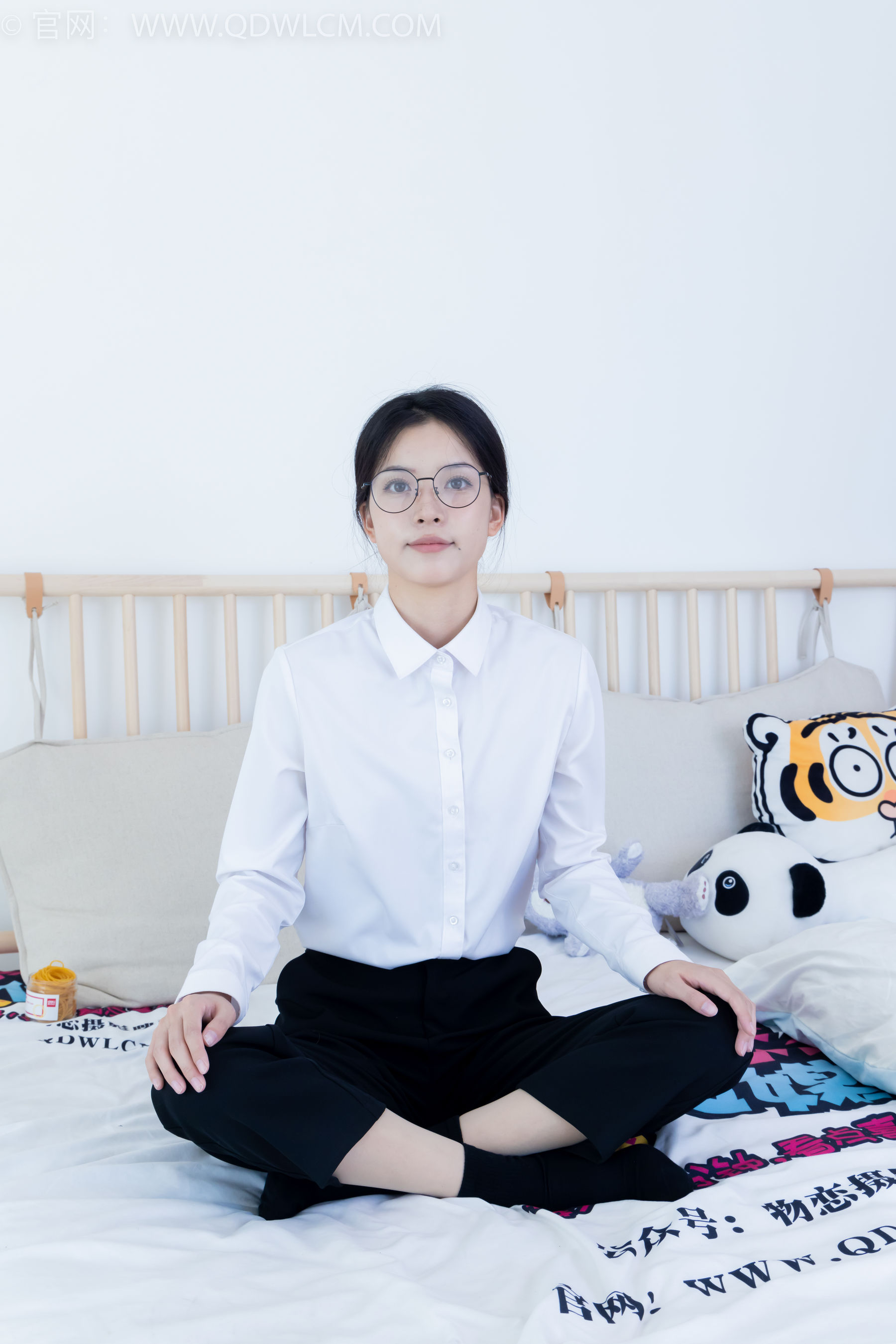 View - 物恋传媒 - Chiness Model  No.2126 茯苓 - 泛黄的相片 - 图库库