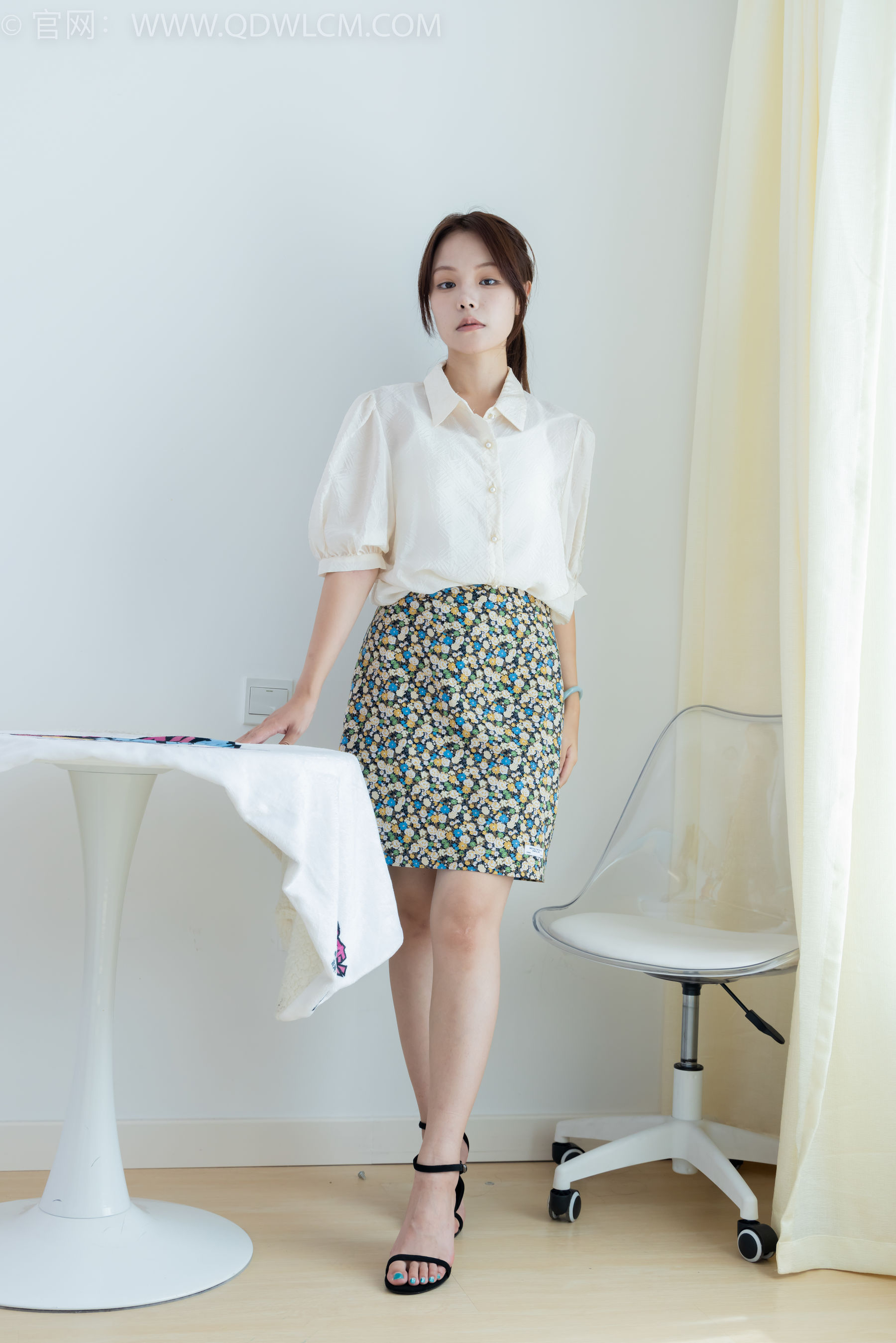 View - 物恋传媒 - Chiness Model  No.2127 舒舒 - 心底的眷恋 - 图库库