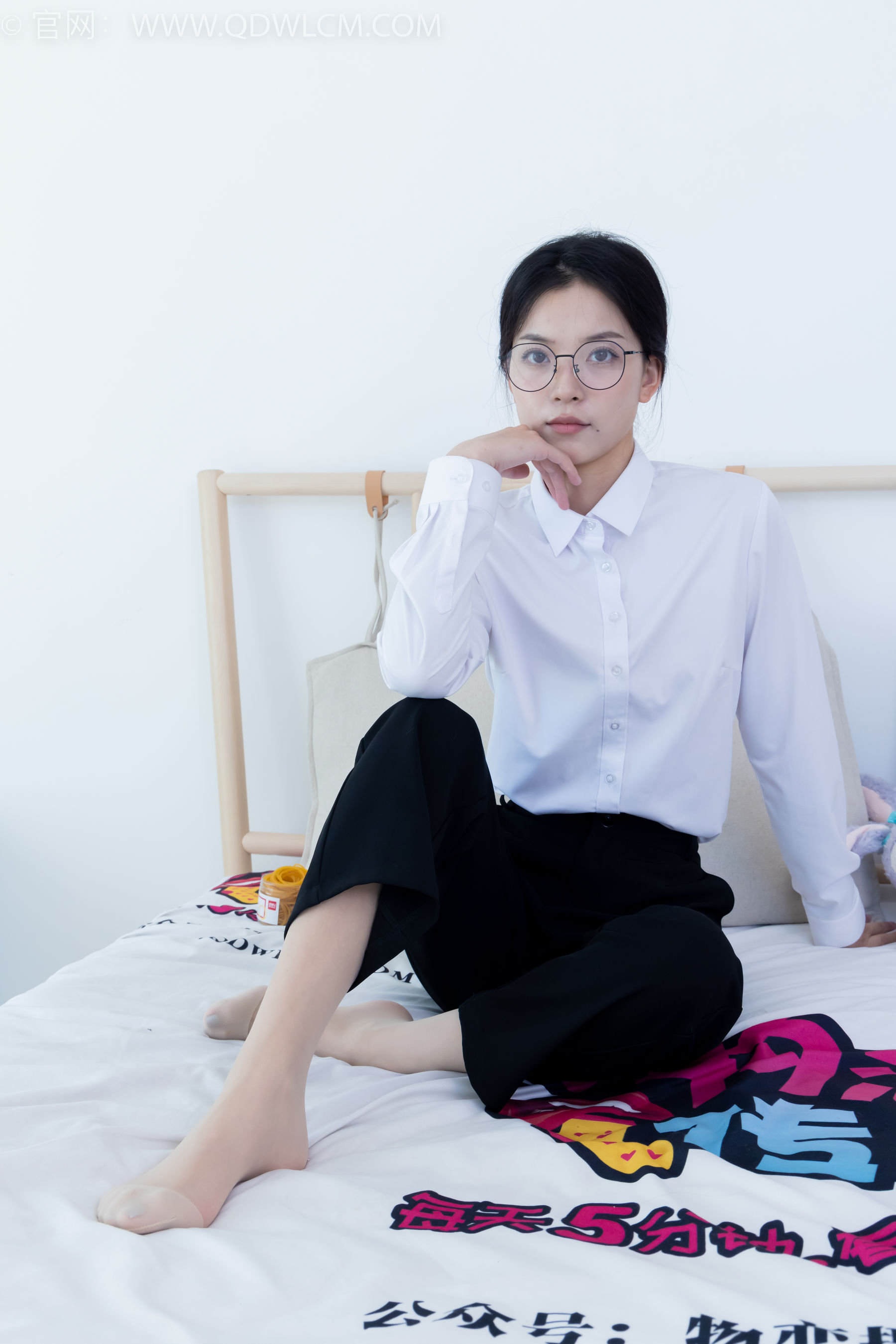 View - 物恋传媒 - Chiness Model  No.2126 茯苓 - 泛黄的相片 - 图库库