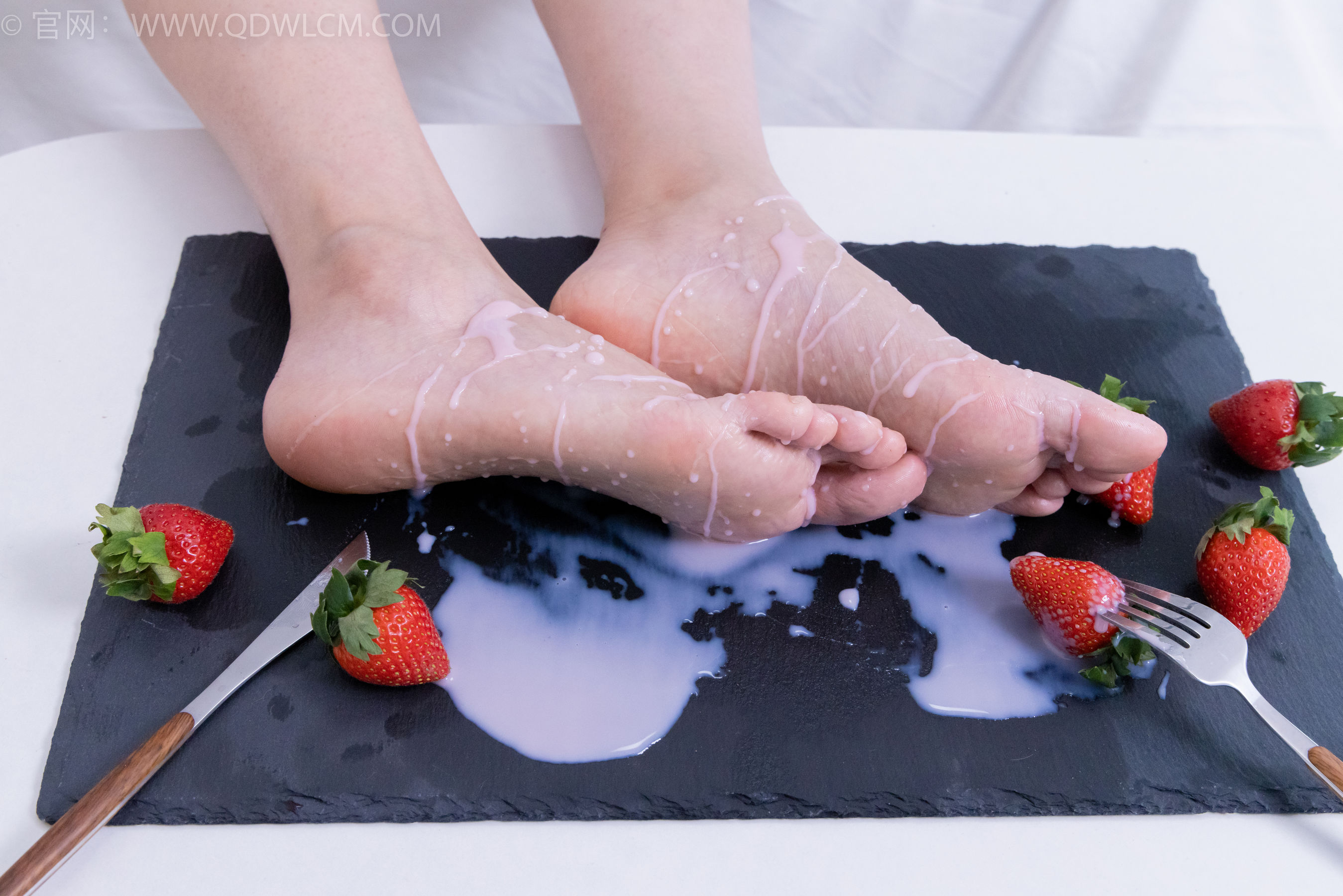 View - 物恋传媒 - Chiness Model  No.2124 小敏 - 草莓蛋糕 - 图库库