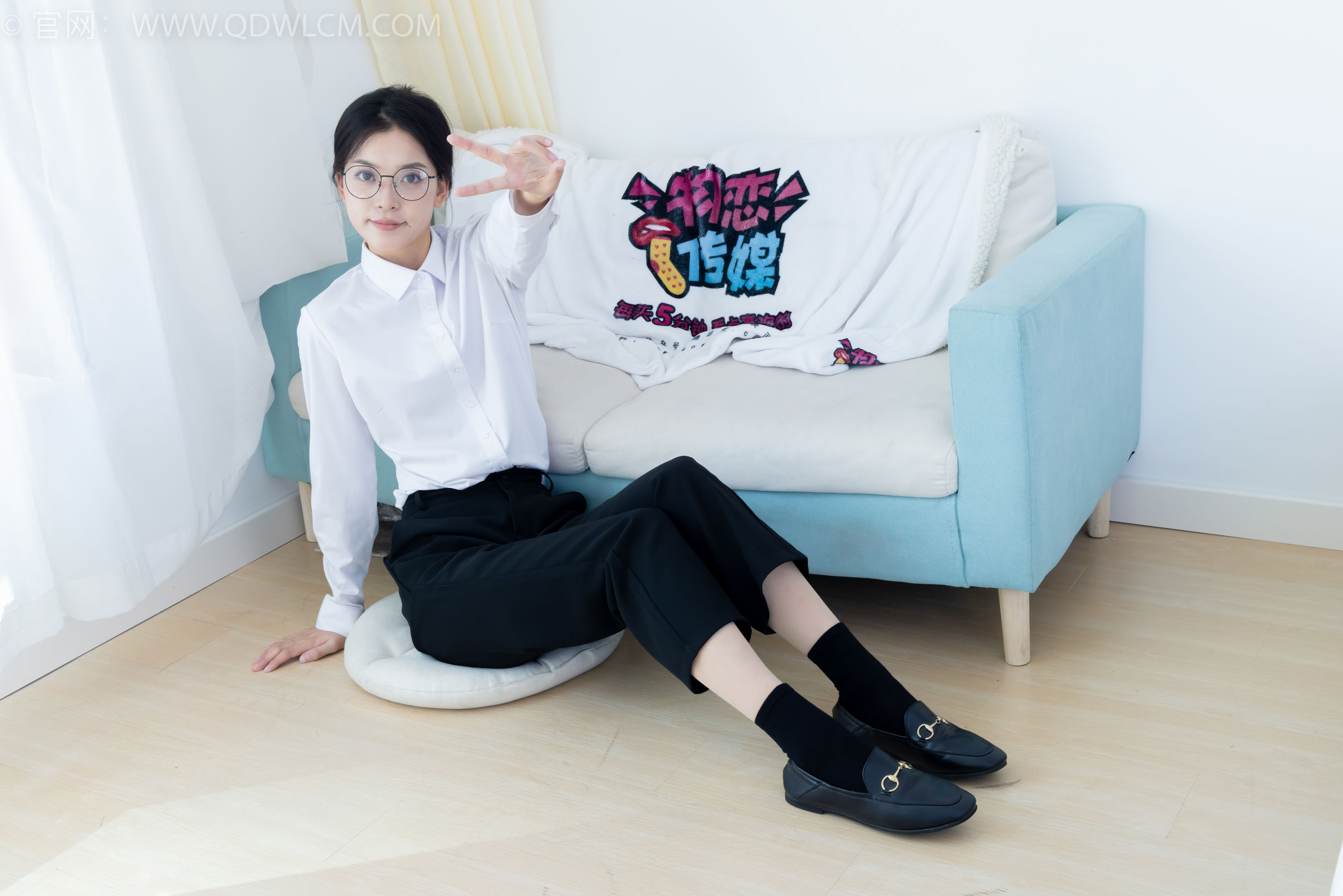 View - 物恋传媒 - Chiness Model  No.2126 茯苓 - 泛黄的相片 - 图库库