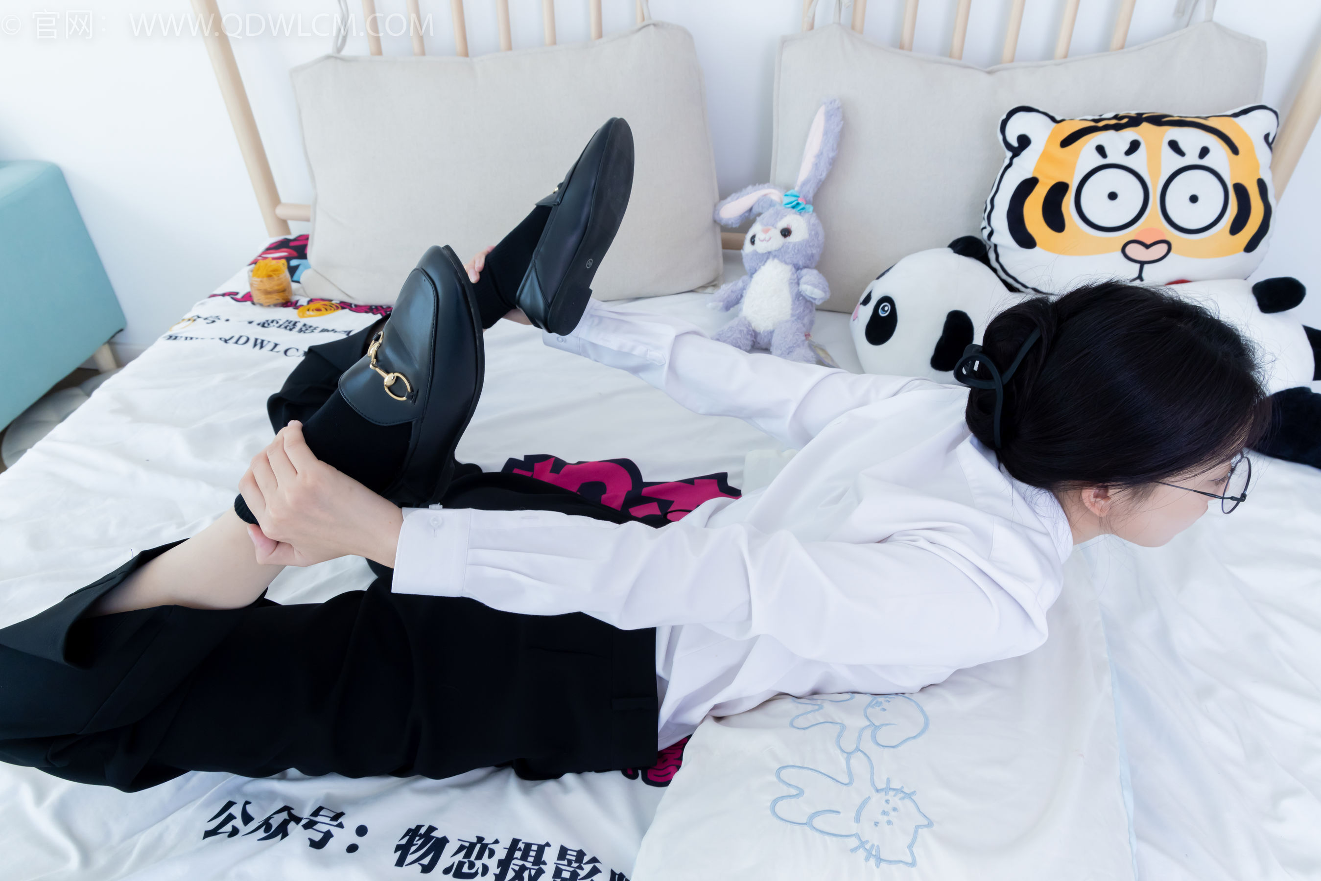 View - 物恋传媒 - Chiness Model  No.2126 茯苓 - 泛黄的相片 - 图库库