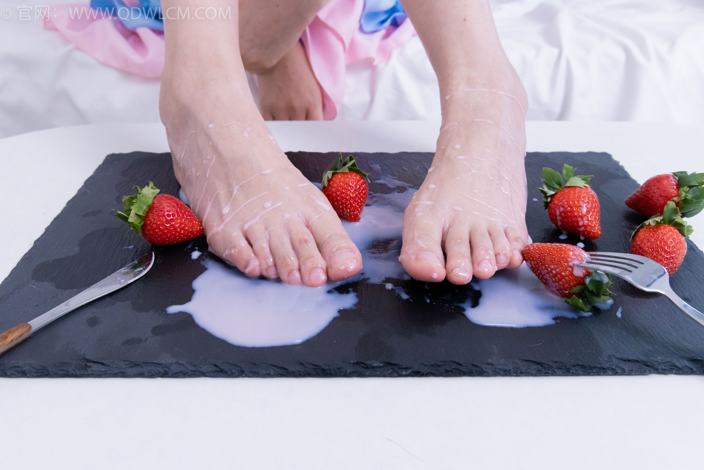 View - 物恋传媒 - Chiness Model  No.2124 小敏 - 草莓蛋糕 - 图库库