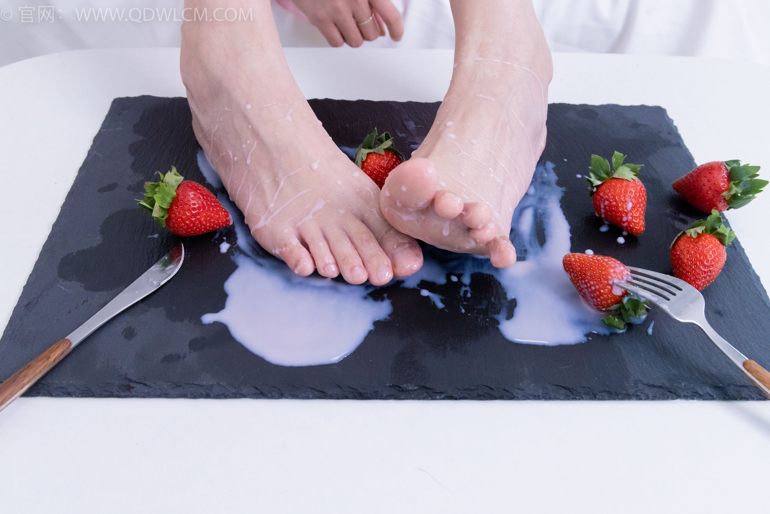 View - 物恋传媒 - Chiness Model  No.2124 小敏 - 草莓蛋糕 - 图库库