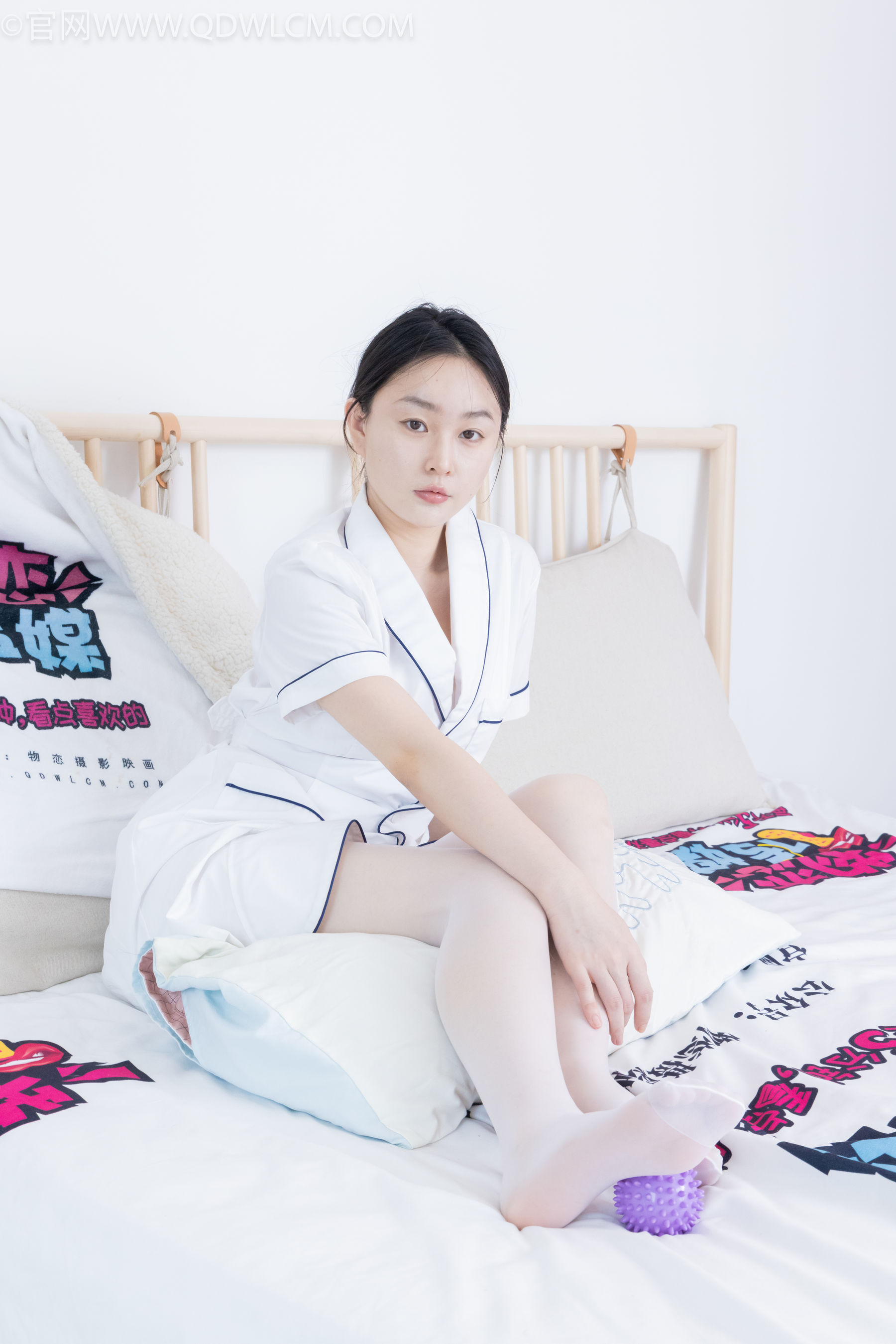 View - 物恋传媒 - Chiness Model  No.2142 美兔 -纯与白 - 图库库