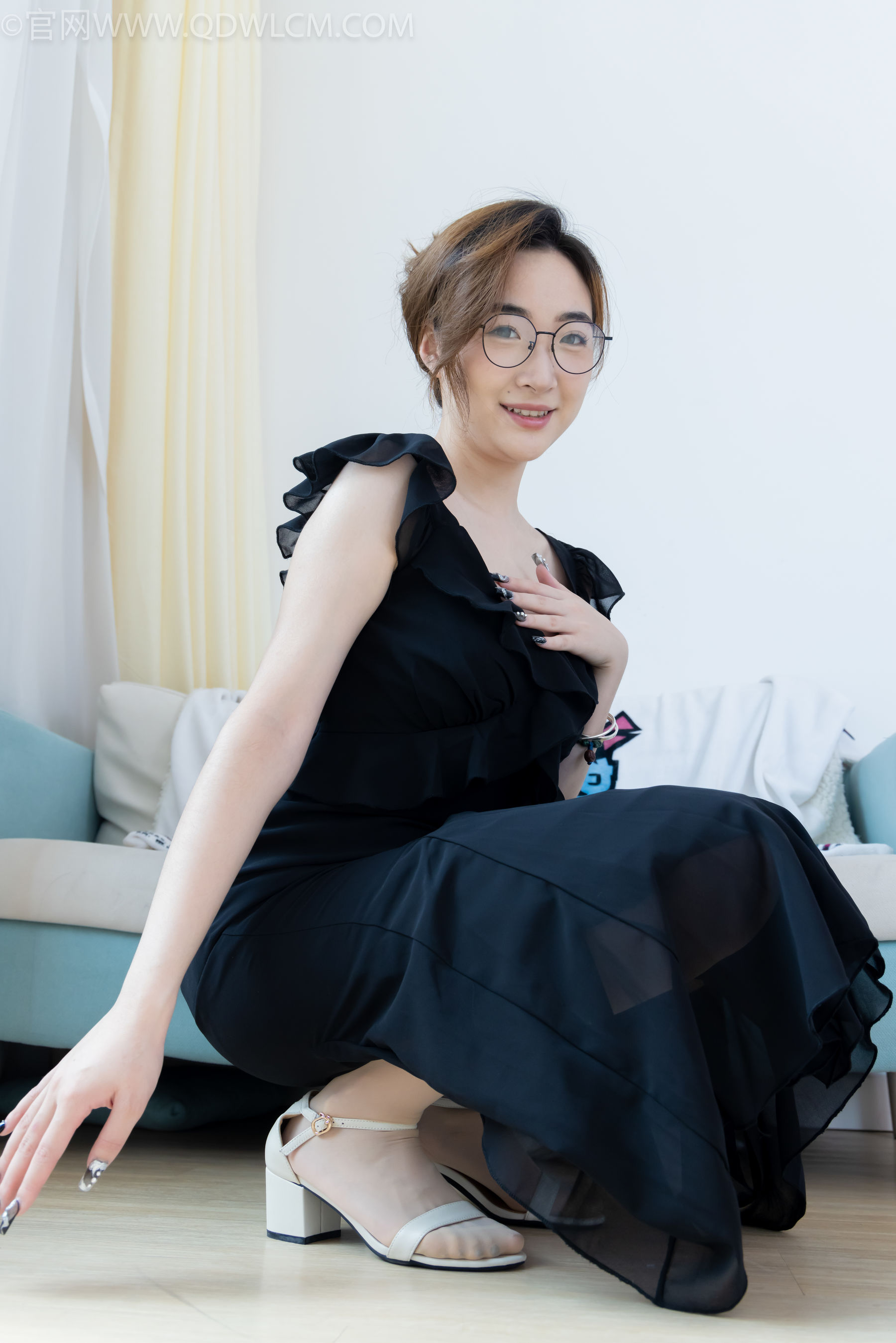 View - 物恋传媒 - Chiness Model  No.2147 恬恬 -知性优雅 - 图库库