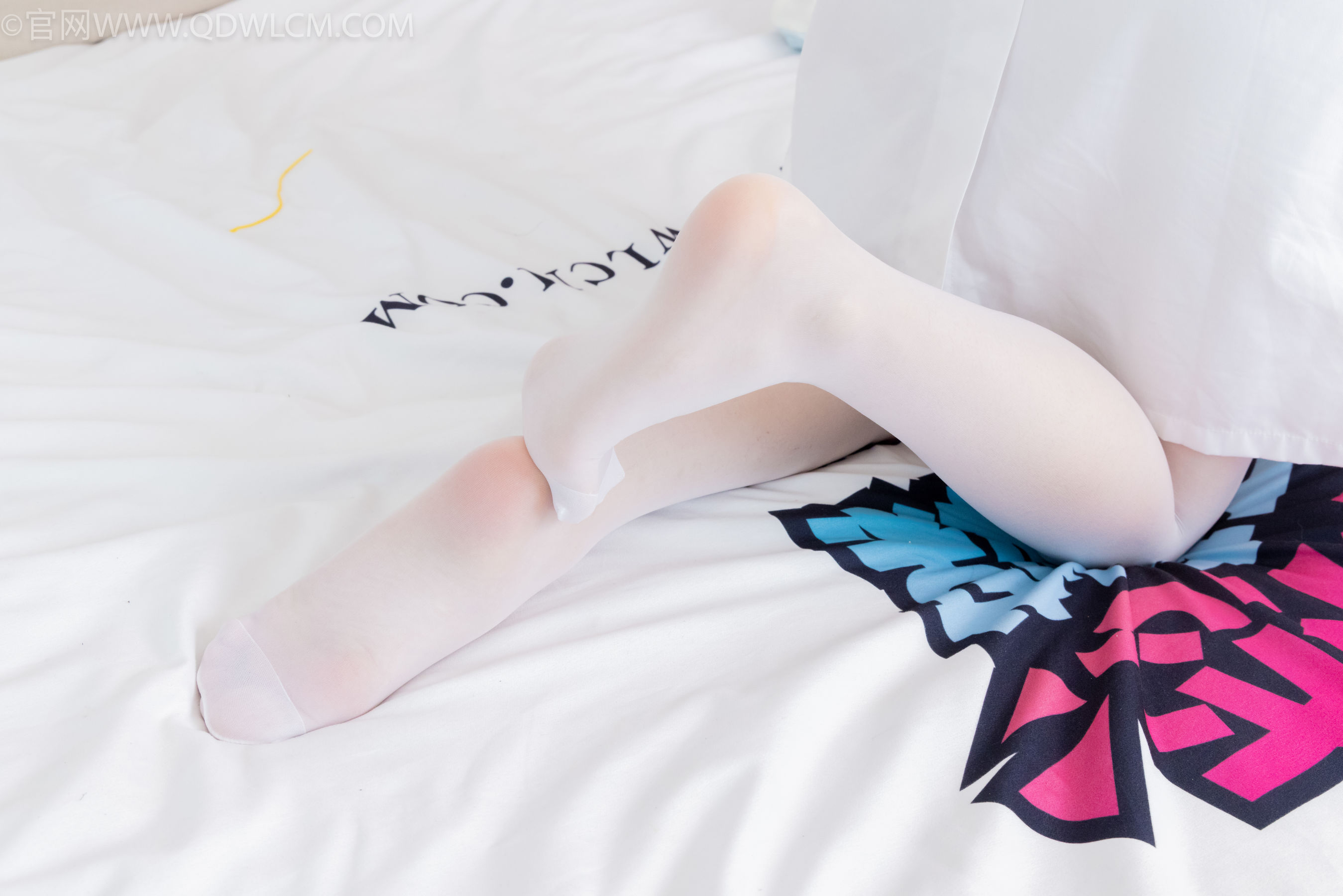 View - 物恋传媒 - Chiness Model  No.2142 美兔 -纯与白 - 图库库