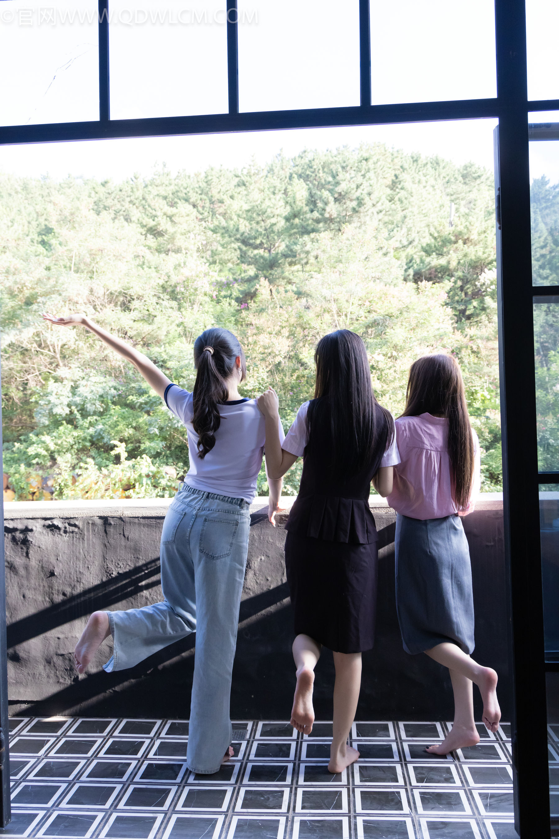 View - 物恋传媒 - Chiness Model  No.2143 菜菜&小敏&闪闪 -秋日温情 - 图库库