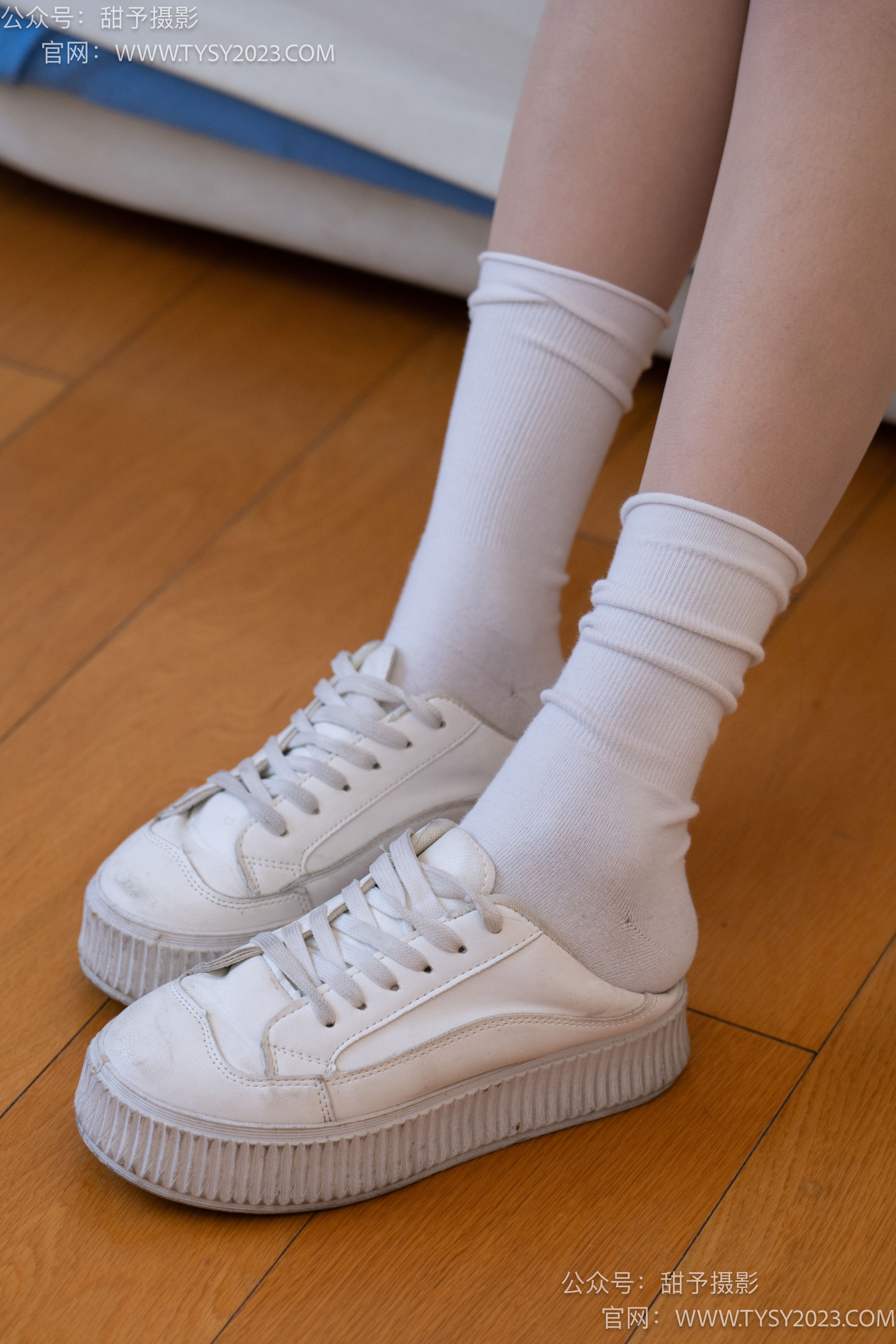 Gallery - 甜予摄影 No.096 澜澜 -板鞋、白棉袜、肉丝(脚尖加固款) - 图库库