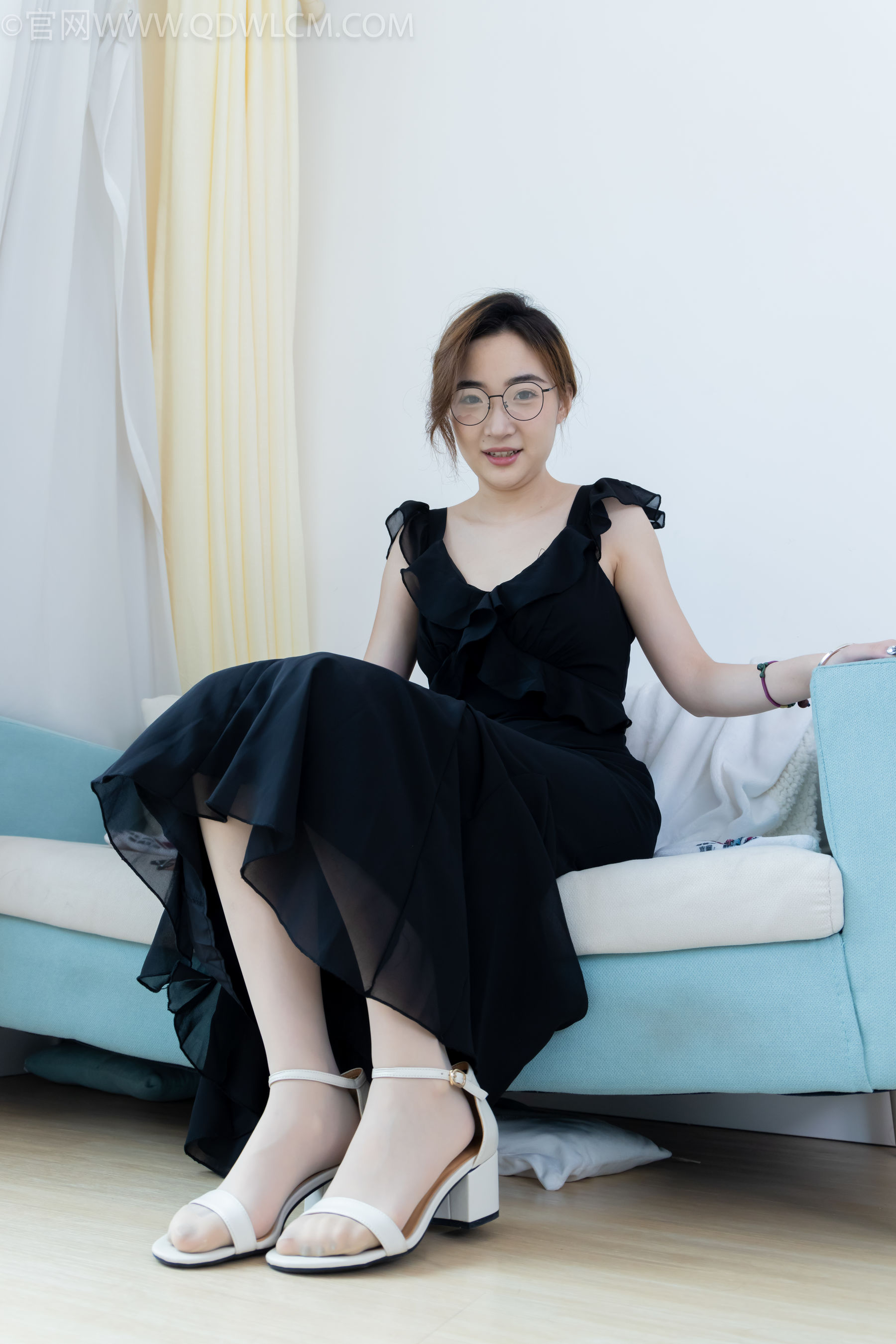 View - 物恋传媒 - Chiness Model  No.2147 恬恬 -知性优雅 - 图库库