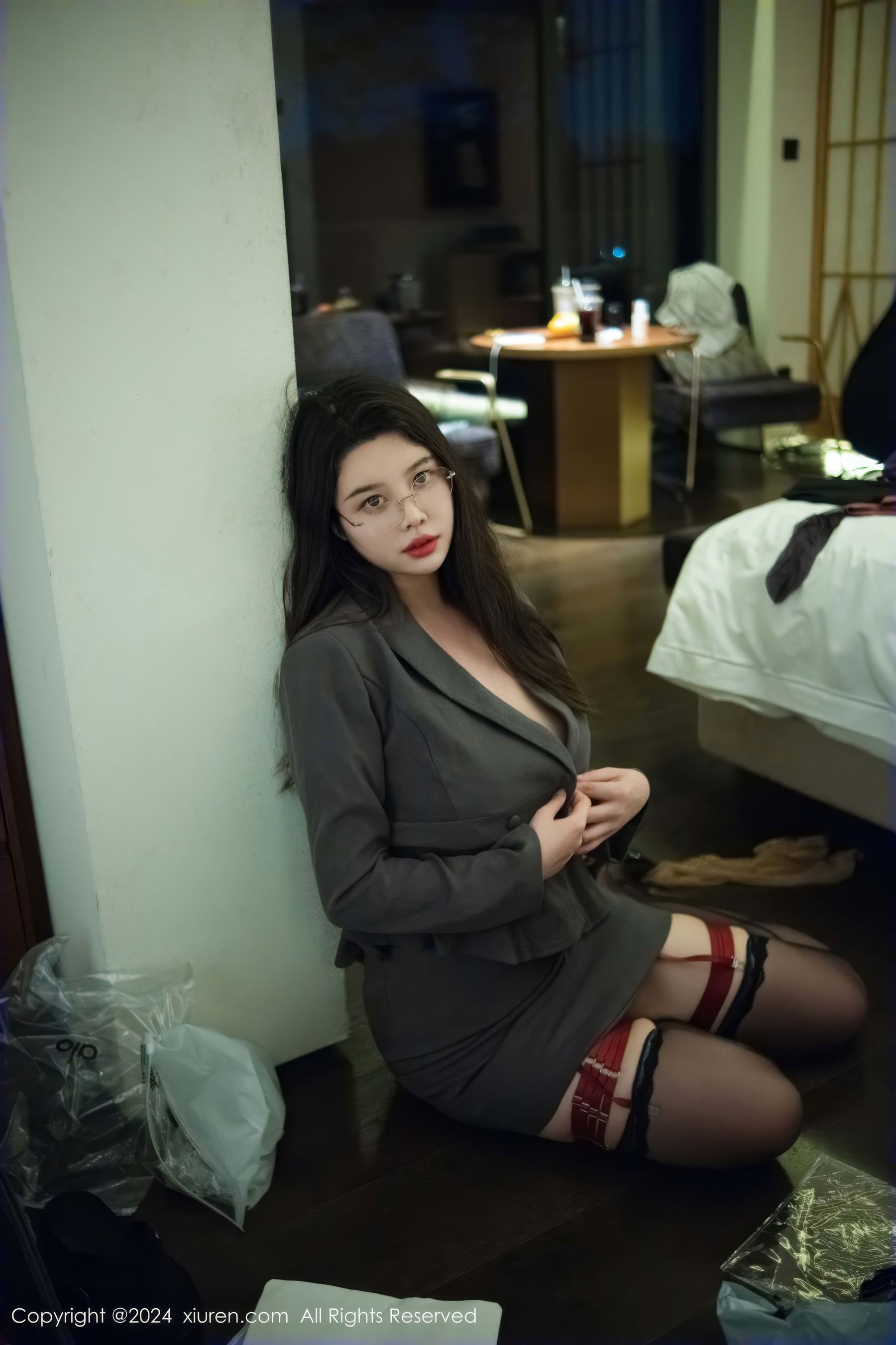 View - [XiuRen] 2024.10.15 No.9287 樱桃小犊子 - 图库库