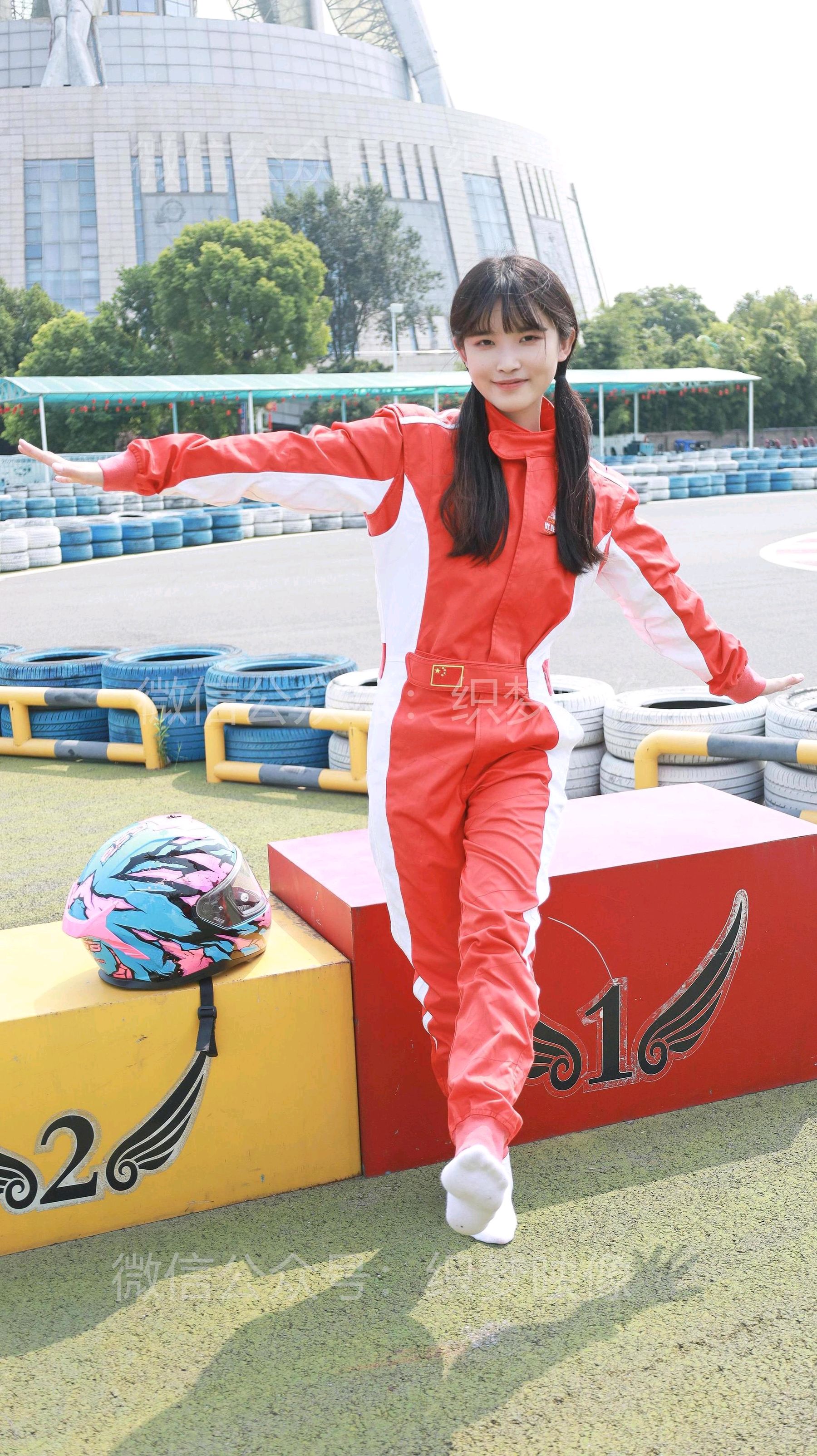 [织梦映像] 寻梦飞车/(288P)