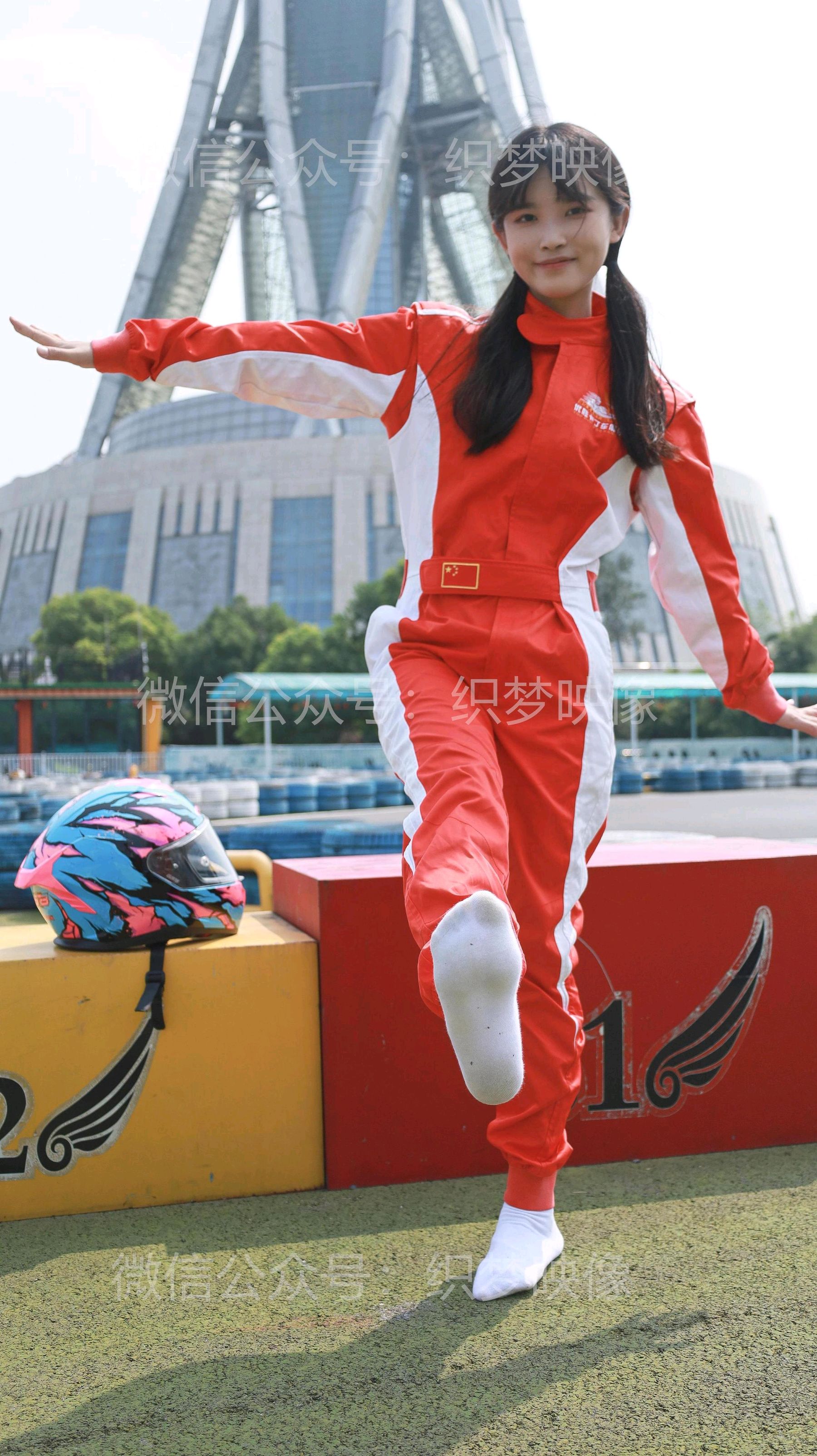 [织梦映像] 寻梦飞车/(288P)