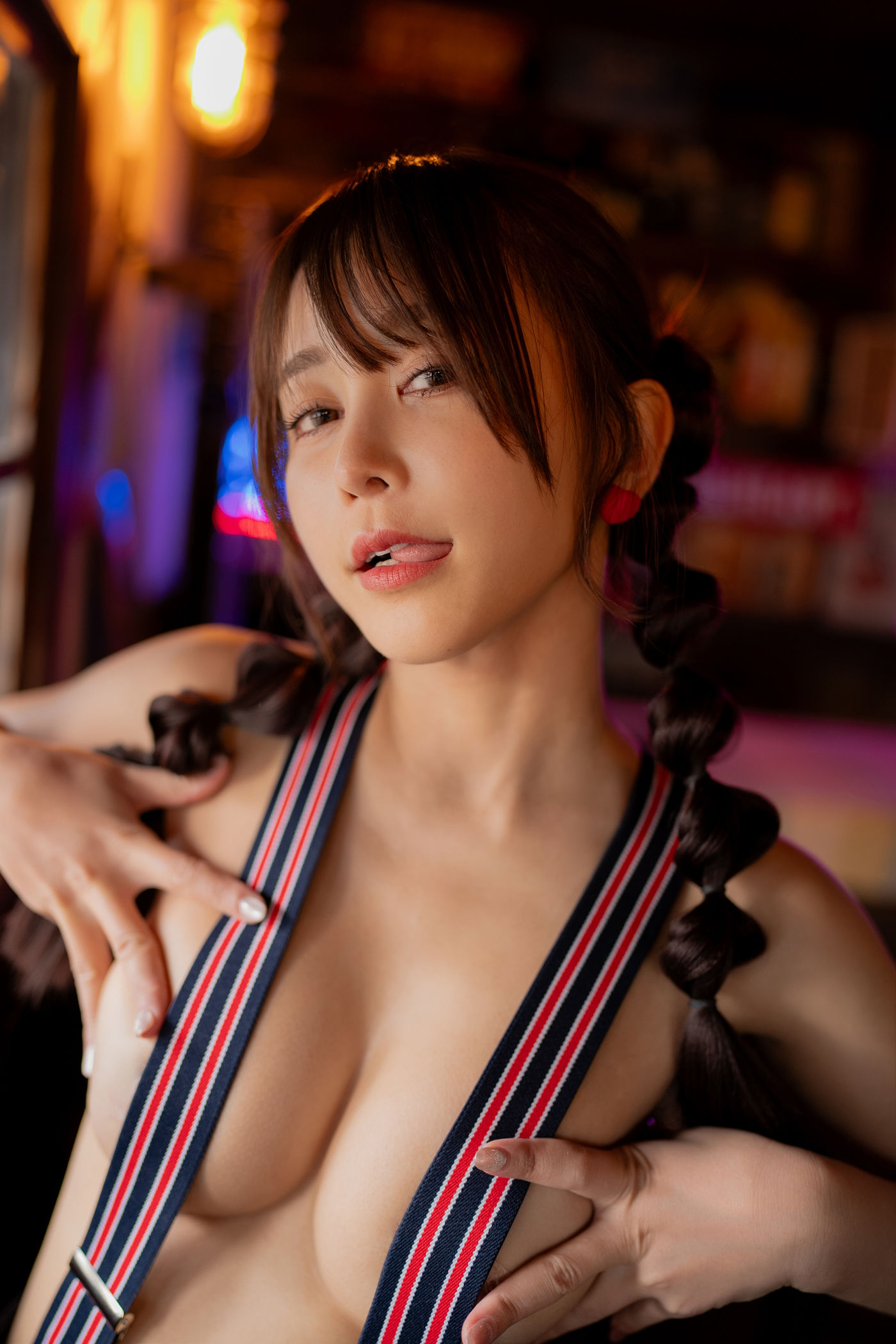 いくみ – (193iKkyu3)  [Fantia] [2024.05.29] Can I Pull Off Suspenders/(31P)