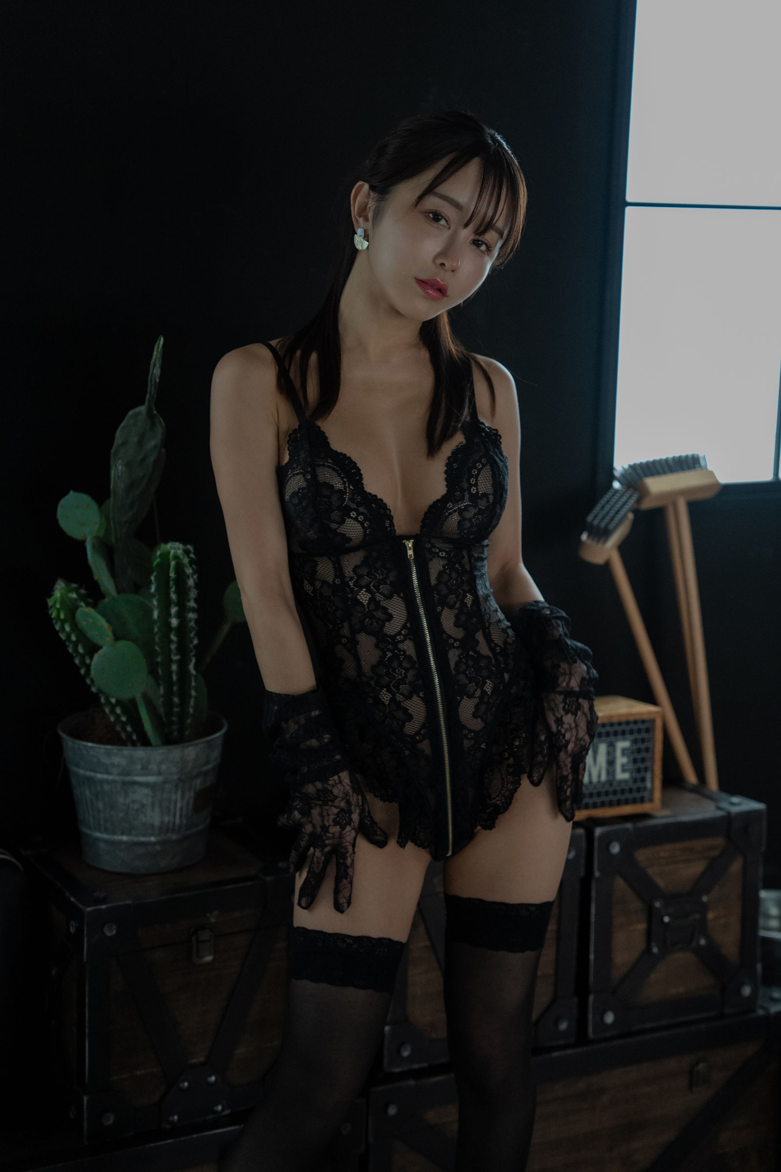 いくみ – (193iKkyu3)  [Fantia] [2024.04.06] Teddy With a Worrying Zipper/(28P)