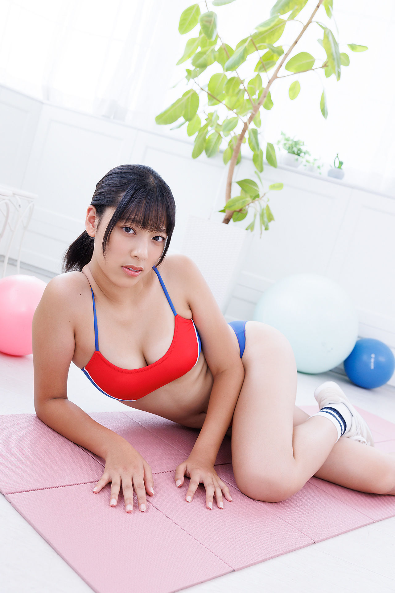 [Minisuka.tv] Eyu Hirayama 平山えゆ - Regular Gallery Photo Set 18.04/(43P)