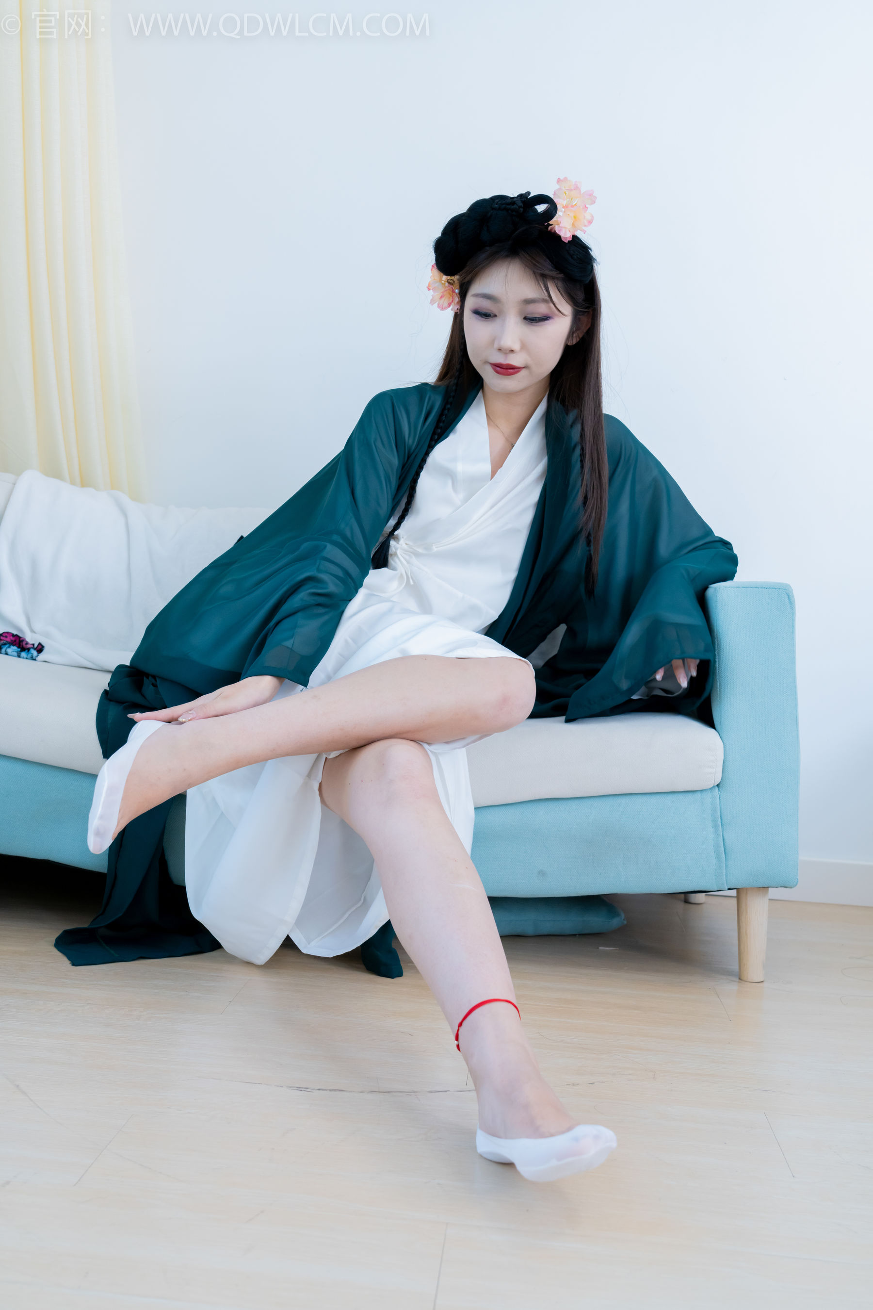 物恋传媒 No.2212 泡泡 - 一滴泪/(200P)