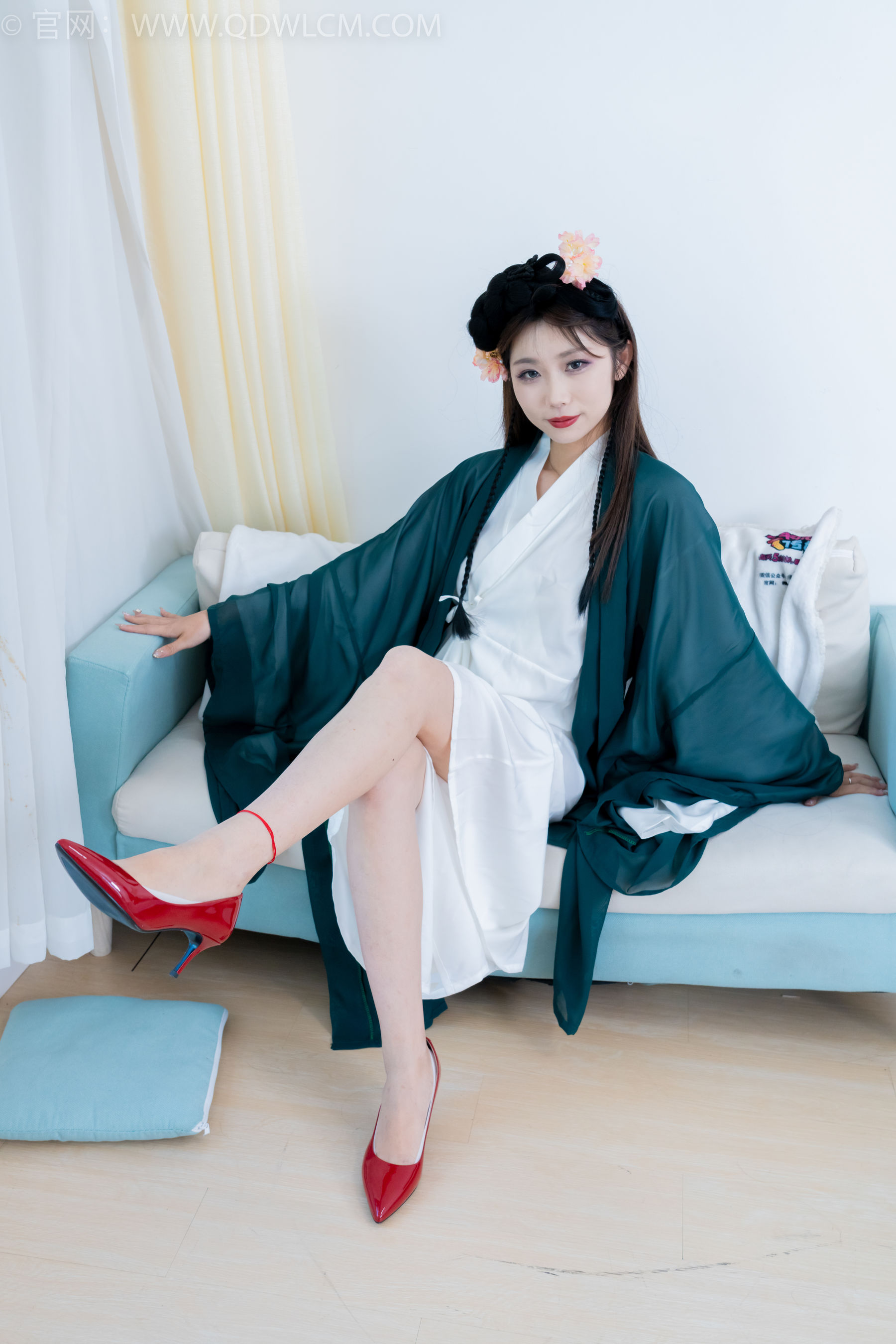 物恋传媒 No.2212 泡泡 - 一滴泪/(200P)