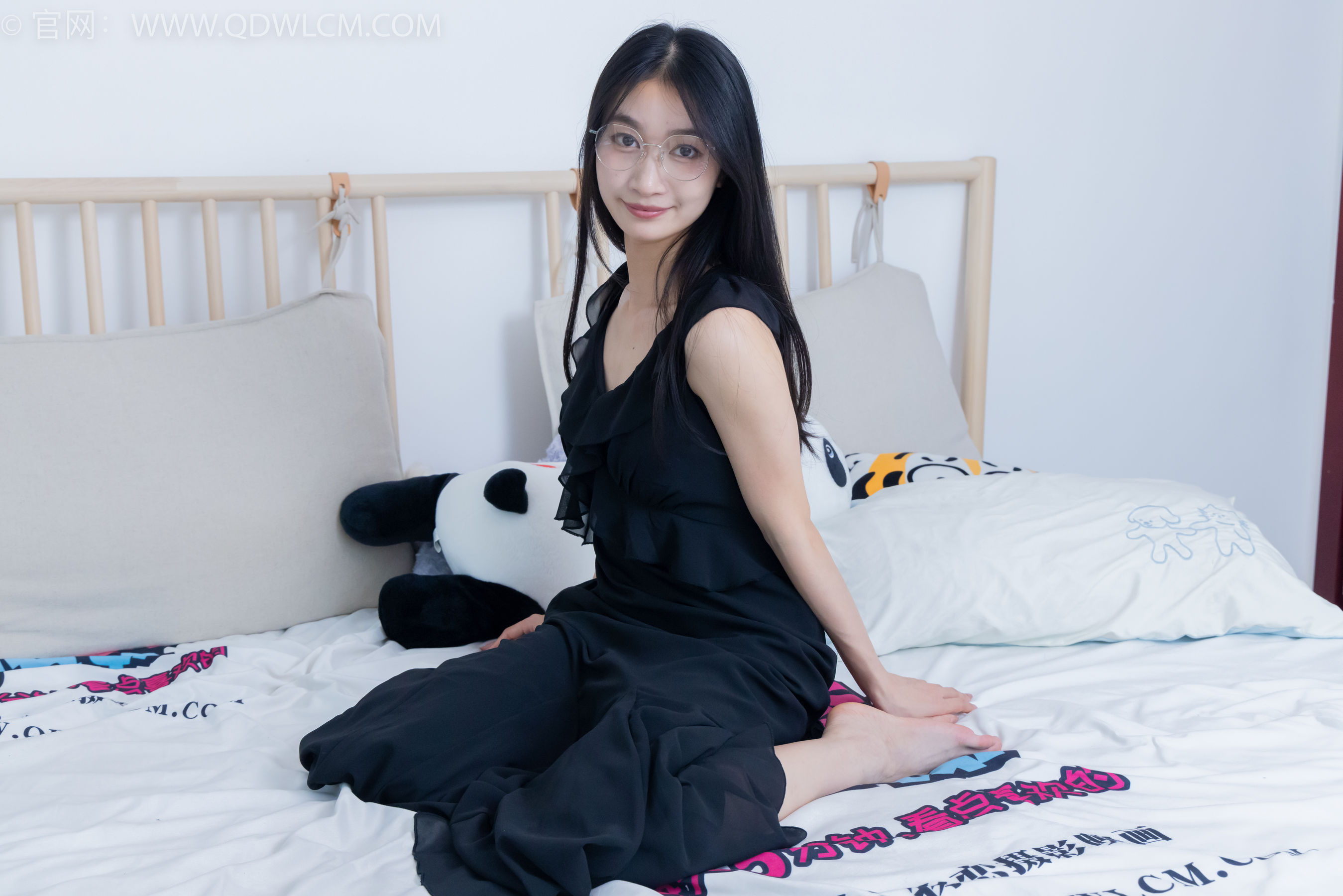 物恋传媒 No.2215 小影 - 躲进月色/(150P)