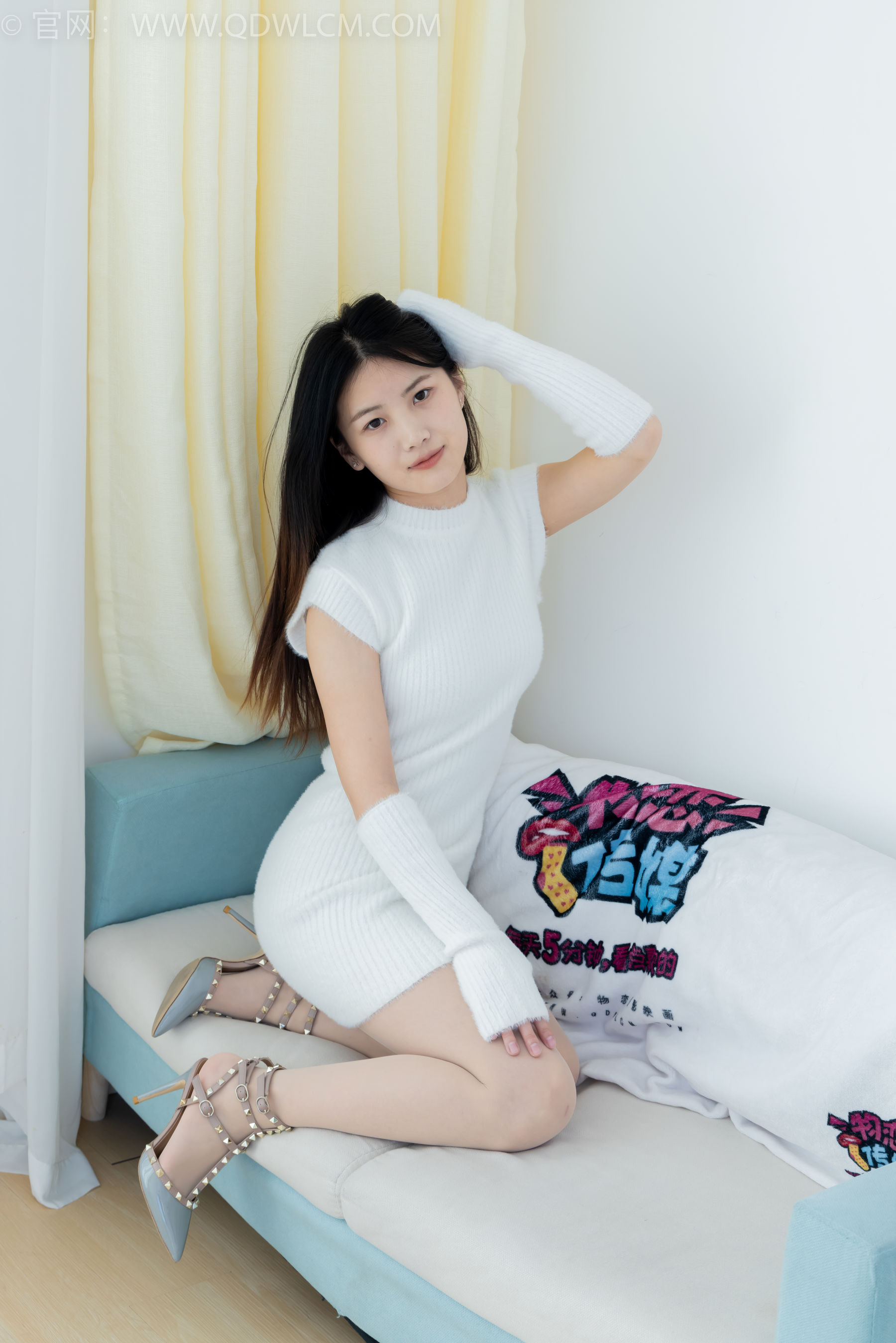 物恋传媒 No.2214 铃铛 - 发如雪/(150P)