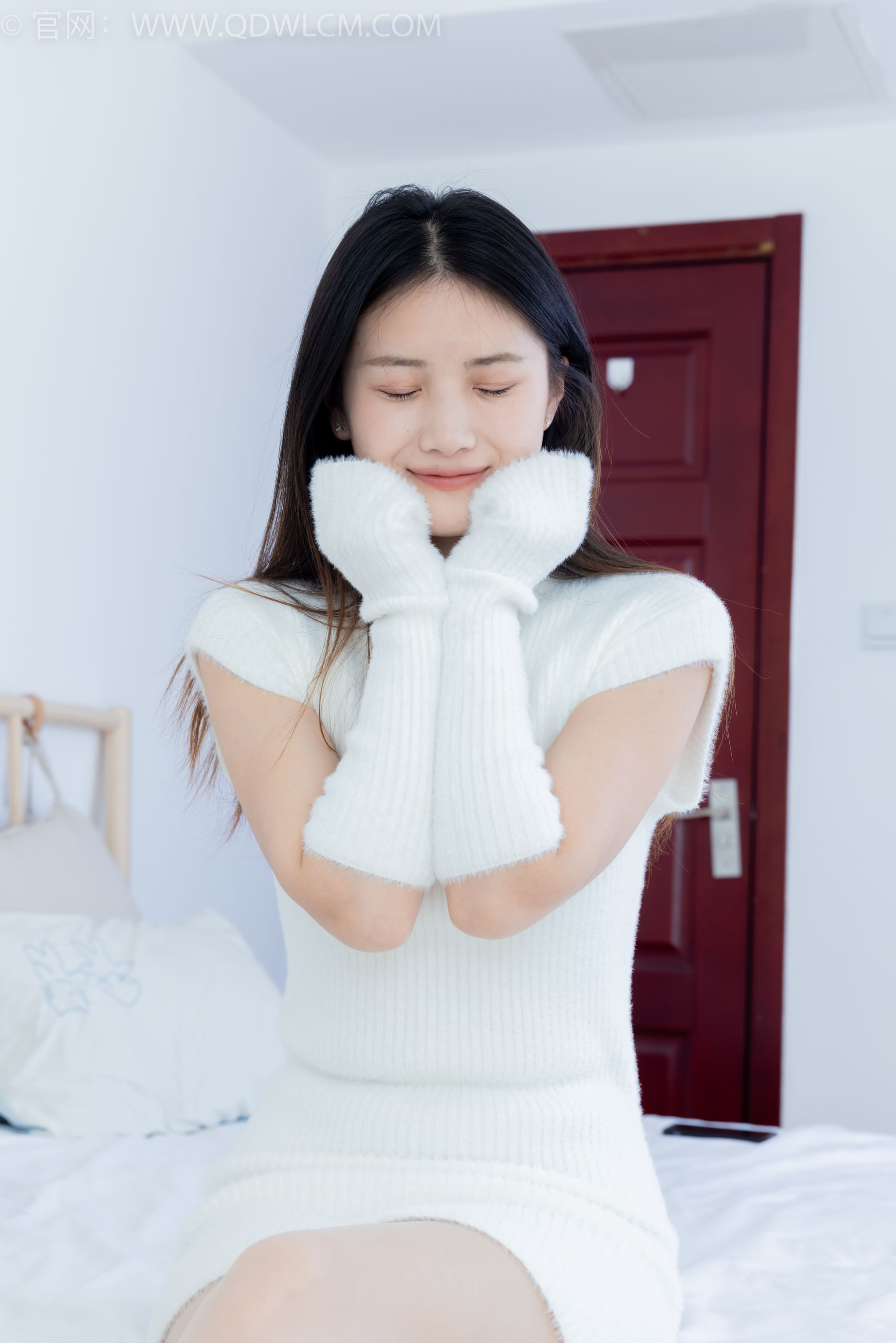 物恋传媒 No.2214 铃铛 - 发如雪/(150P)